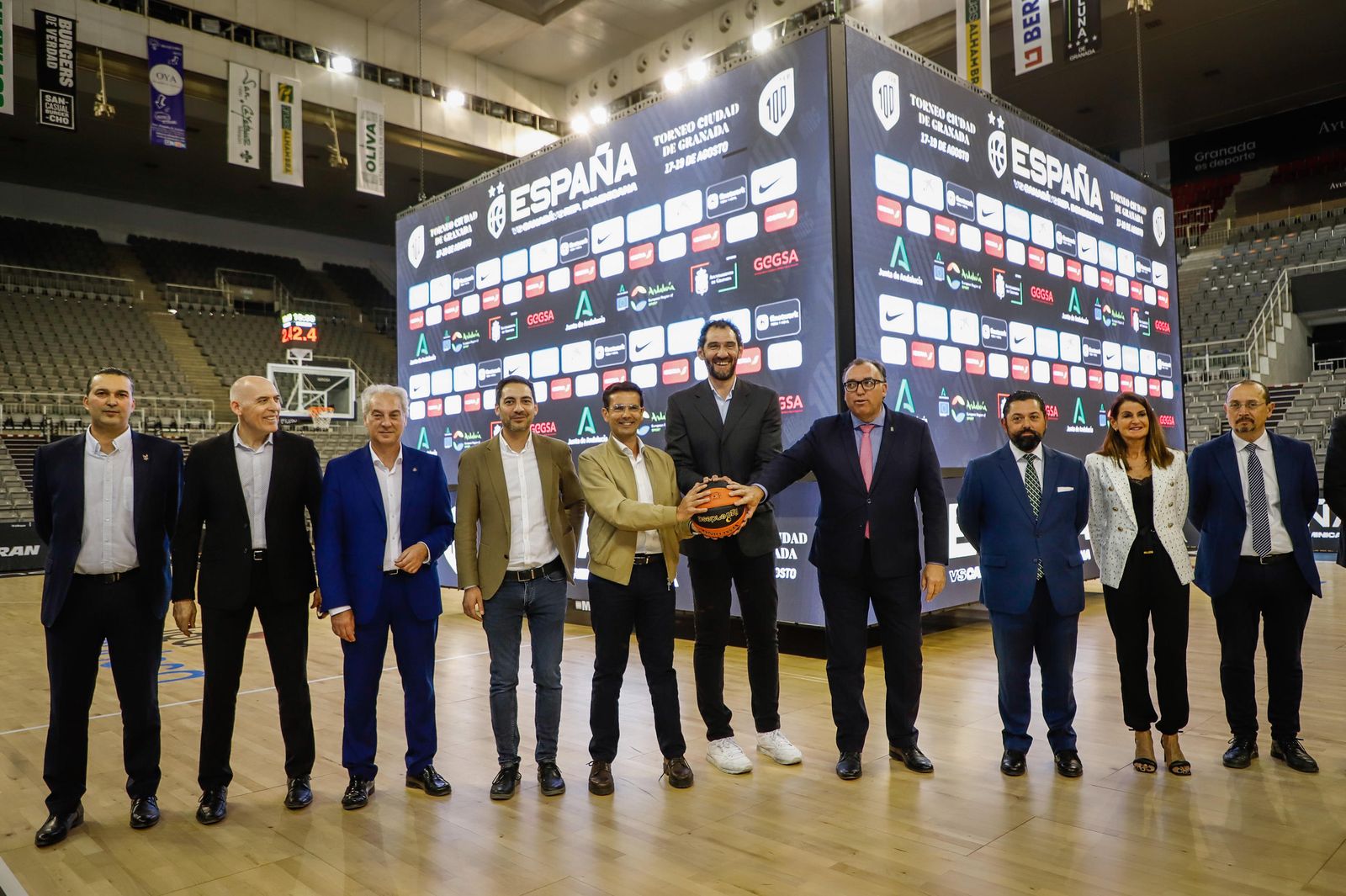 El Palacio de Deportes acogió la presentación del Torneo Ciudad de Granada.