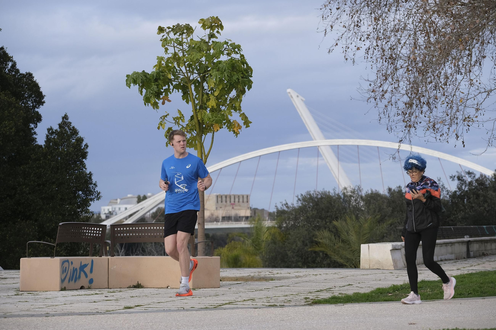 La víspera del maratón de Sevilla en fotos