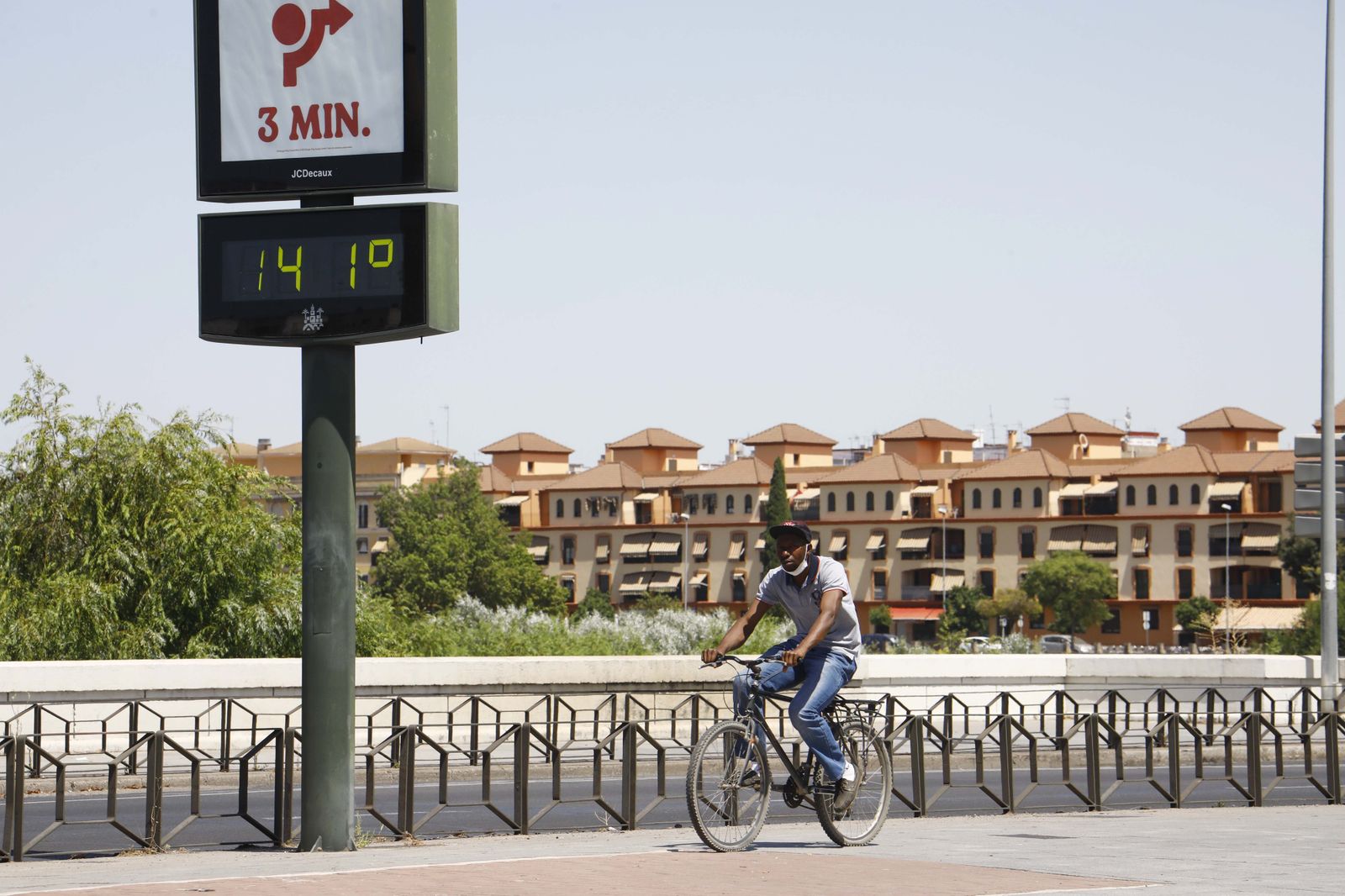Un sábado en Córdoba en alerta naranja por calor, en imágenes