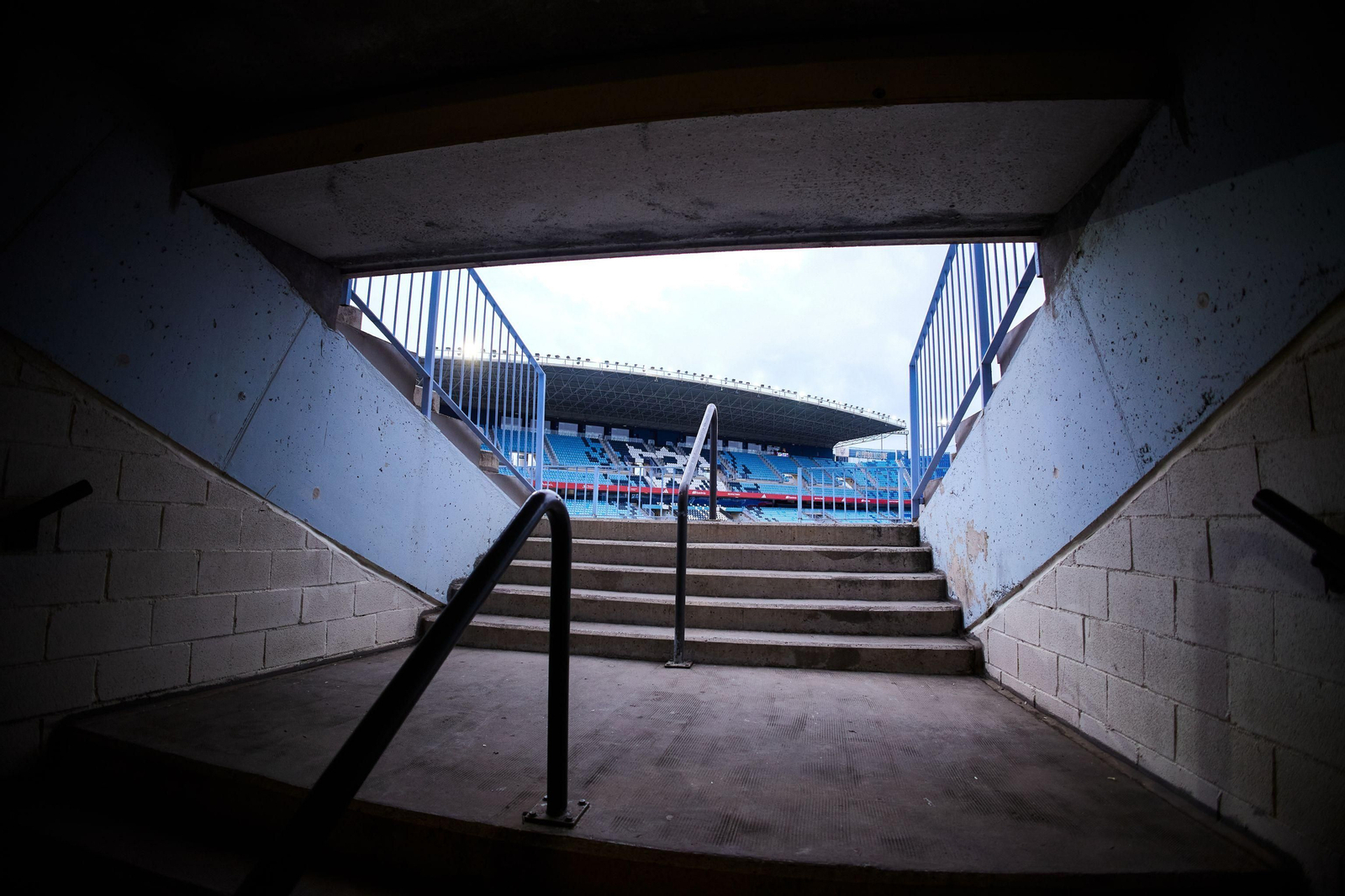 Perspectiva al salir a La Rosaleda.