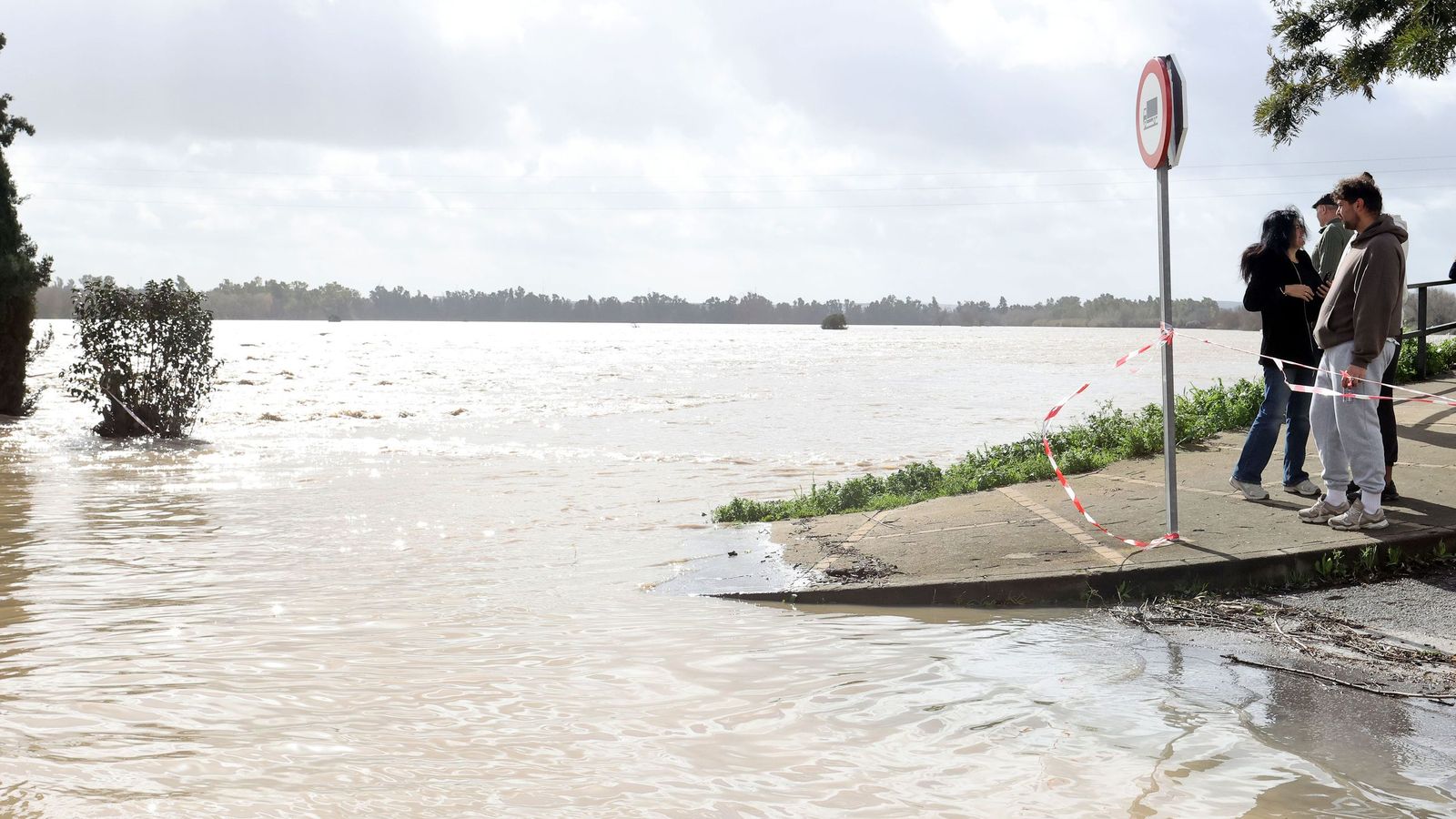 Así afronta la zona rural de Jerez la subida del río Guadalete