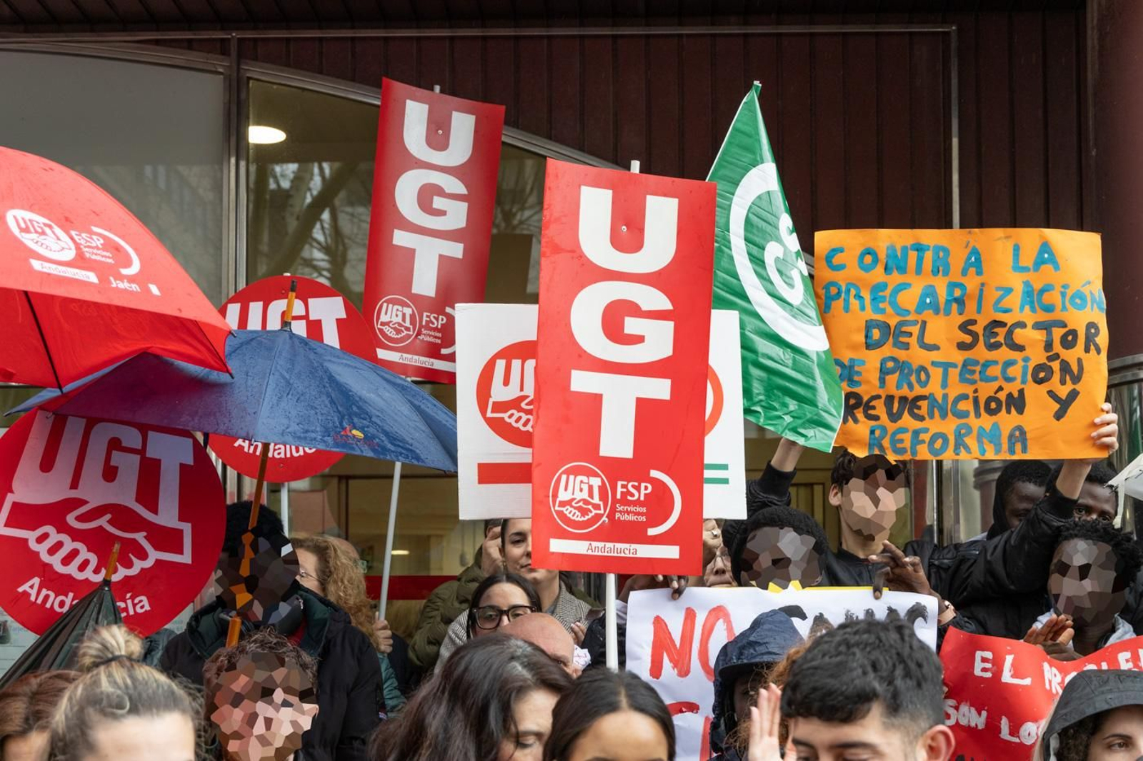 Concentración por la desprecarización del sector de protección y reforma de menores y minuto de silencio por la trabajadora social asesinada