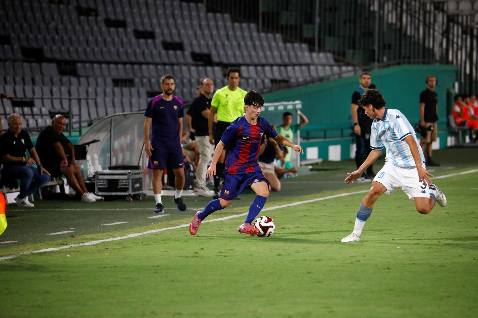 Las mejores fotos del Barcelona - Racing Club de la final del Mundial de Clubes juvenil en El Arcángel