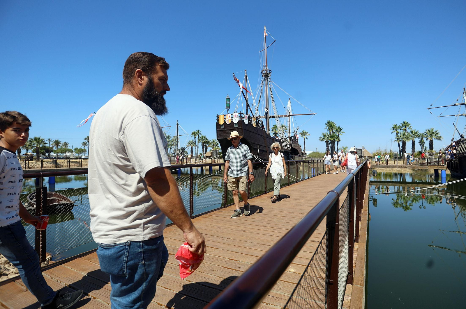 Imágenes de la Jornada de Puertas Abiertas del Muelle de las Carabelas con motivo del 3 de agosto