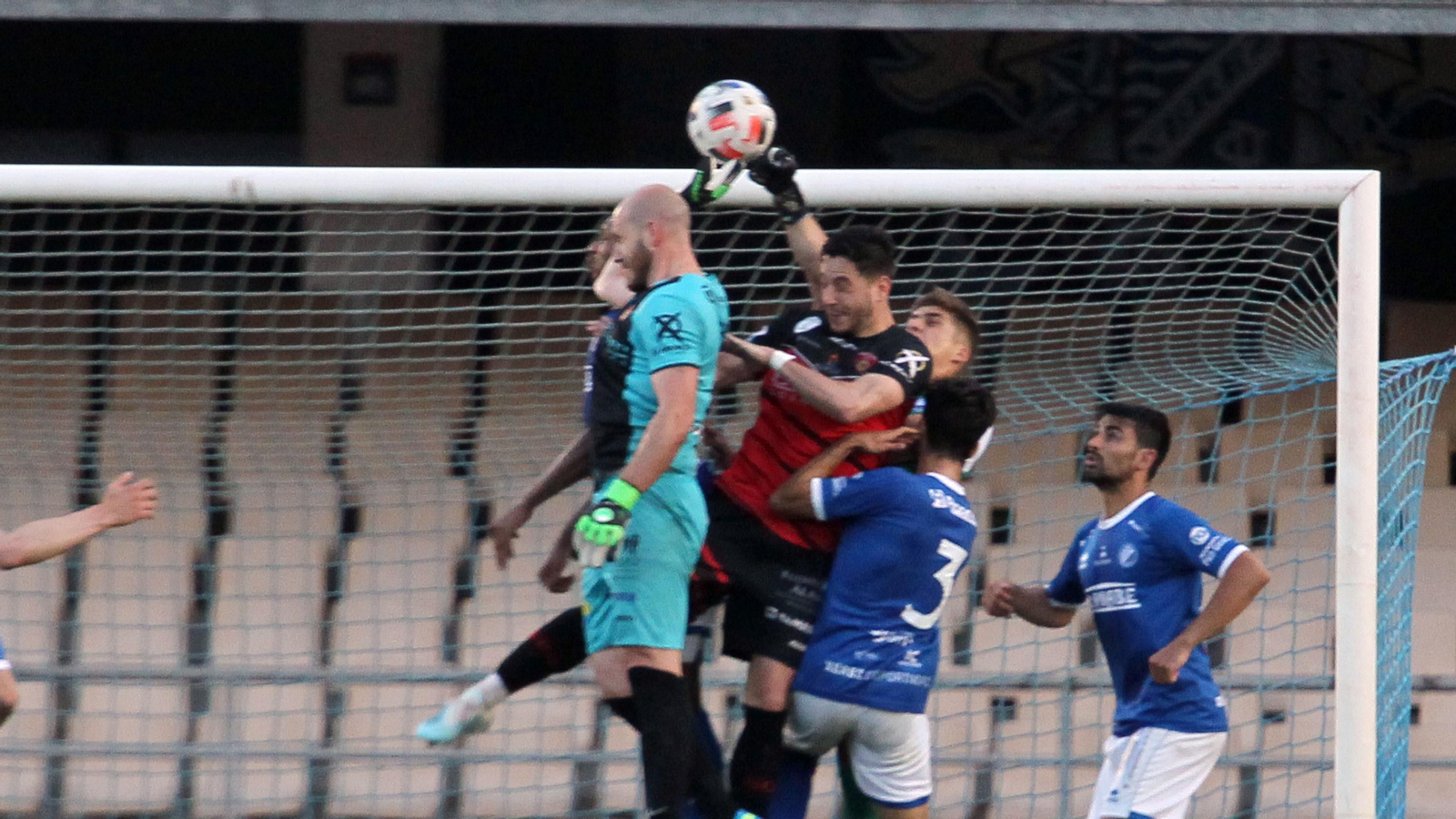Imágenes del Xerez DFC contra Salerm Puente Genil en Chapín
