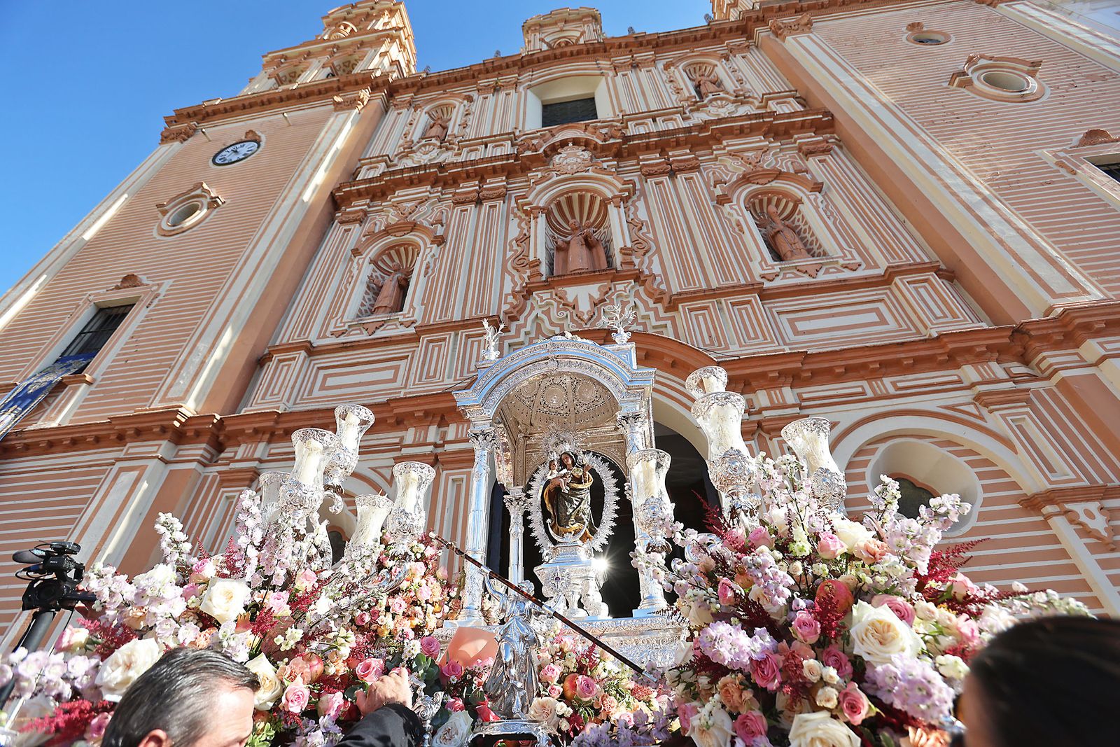 La bajada de la Virgen de La Cinta en imágenes