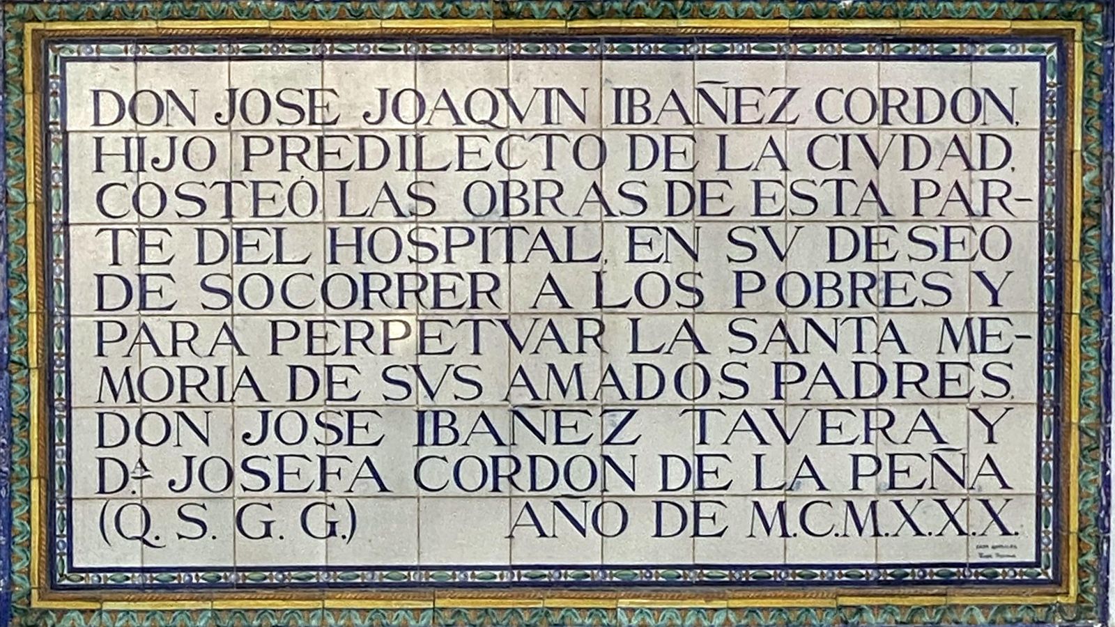 Placa en homenaje a Joaquín Ibáñez.