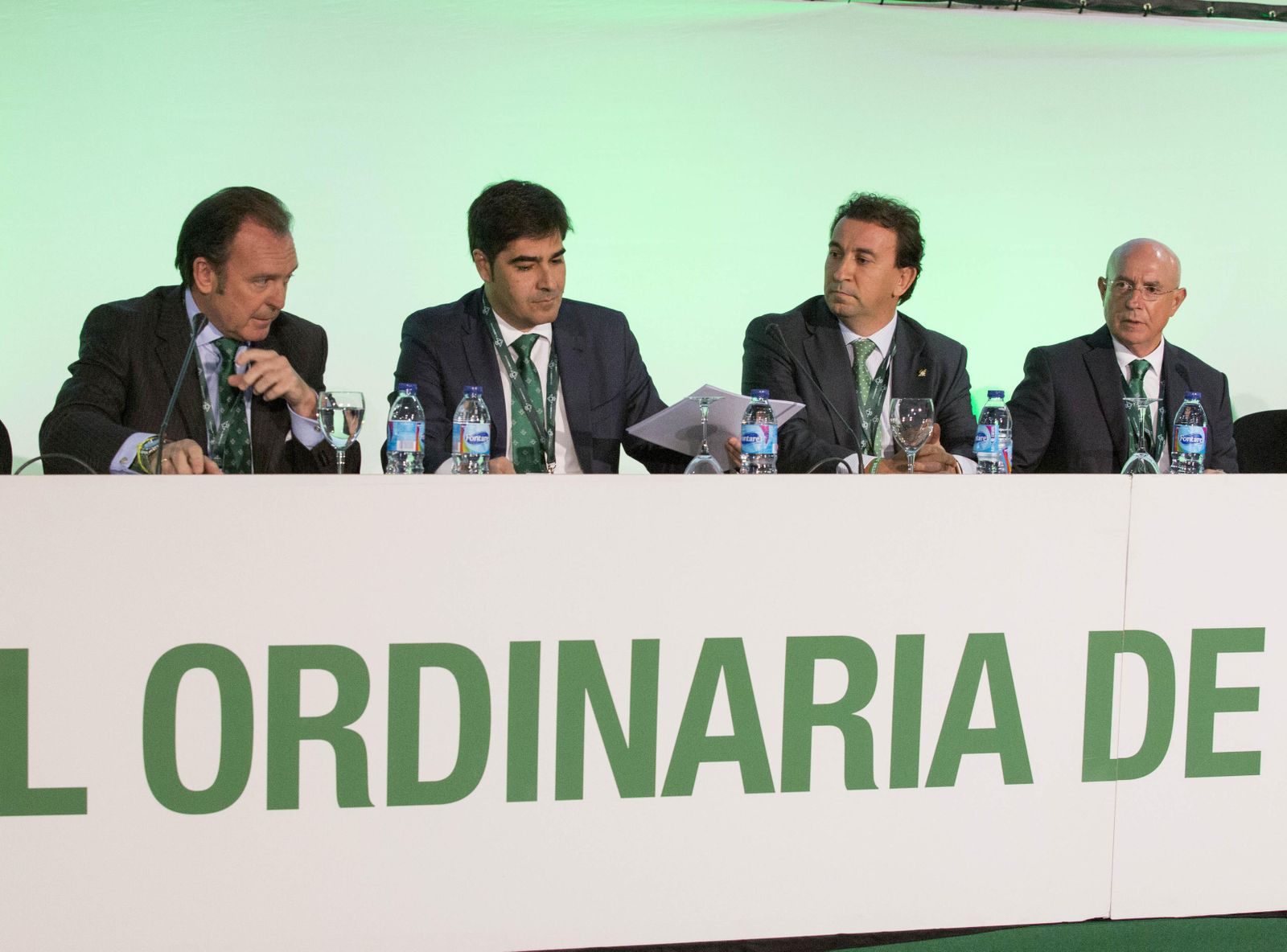 Las imágenes de la junta de accionistas del Betis