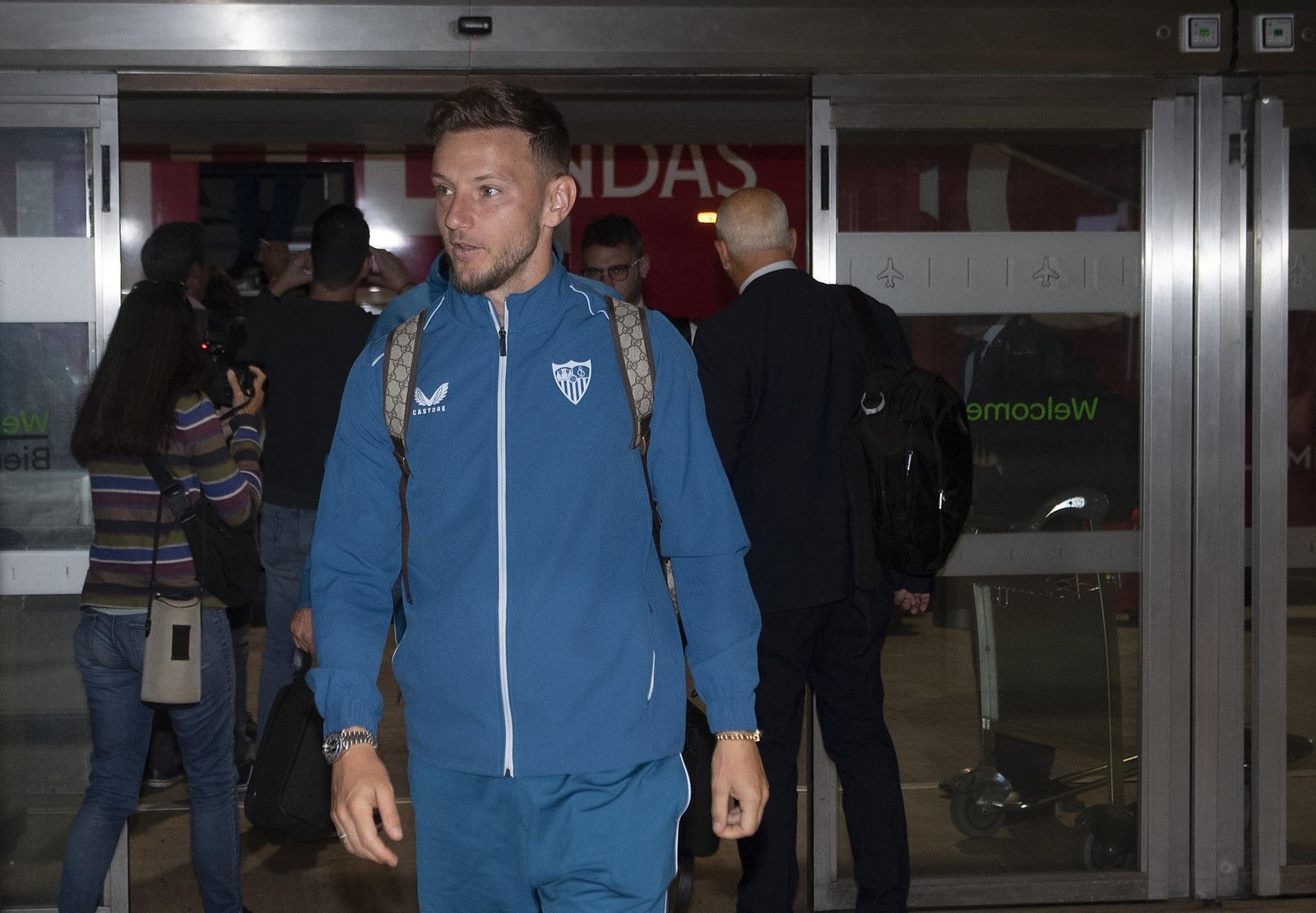 Rakiti, en el aeropuerto de San Pablo antes de volar a Mánchester.