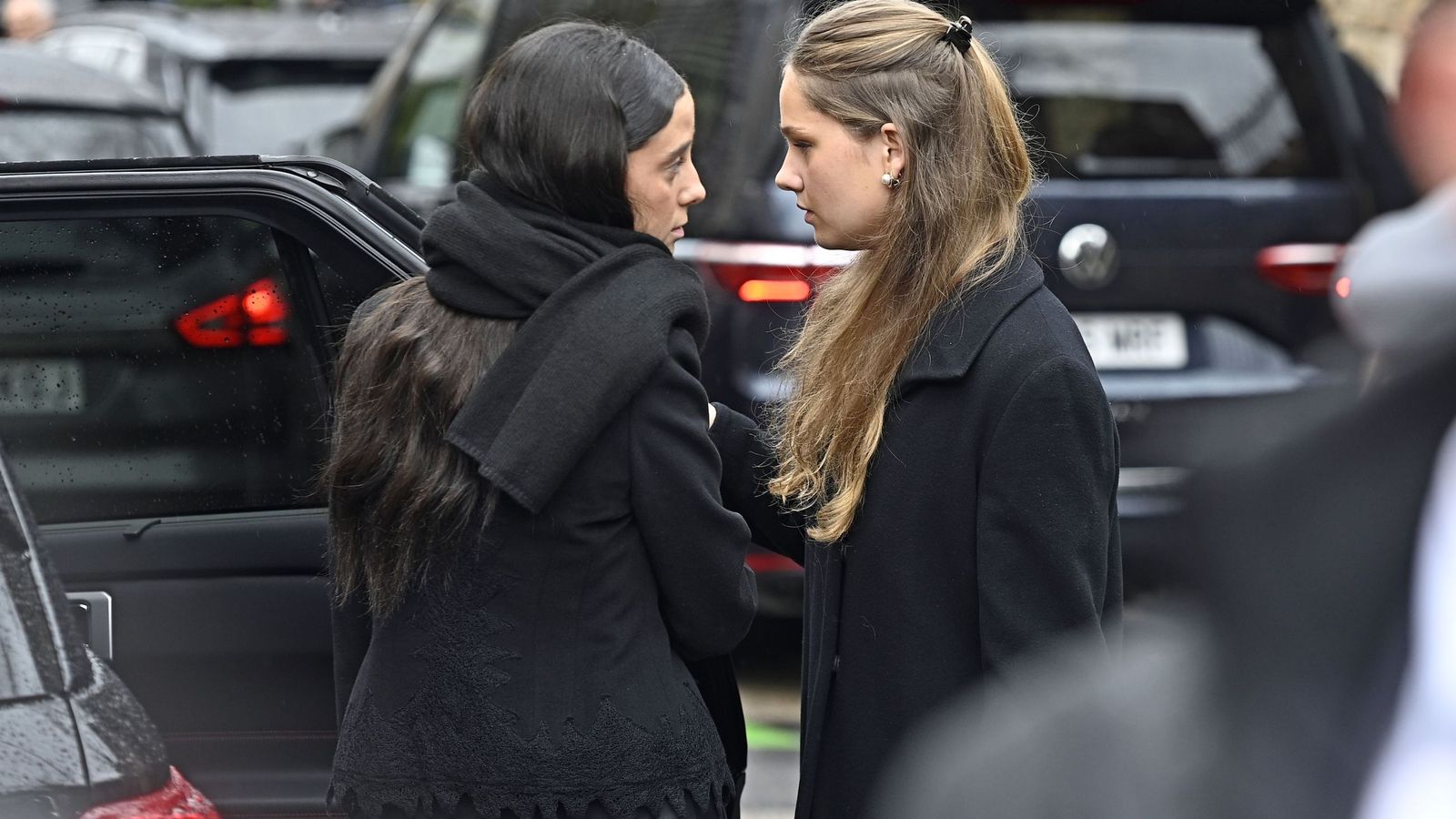 Dos nietas de doña Sofía presentes en el funeral, Victoria Federica de Marichalar e Irene Urdangarin
