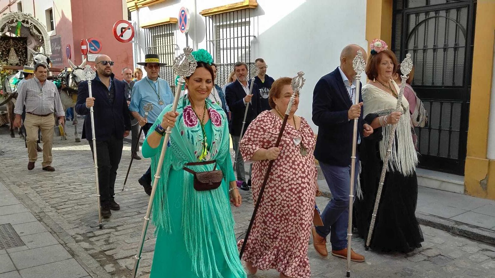 El alcalde y el delegado provincial Alfonso Candón han acompañado a la hermandad este miércoles.