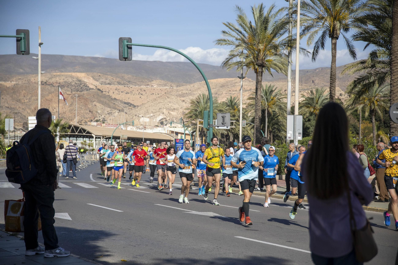 El Medio Maratón de Almería 2025, en imágenes