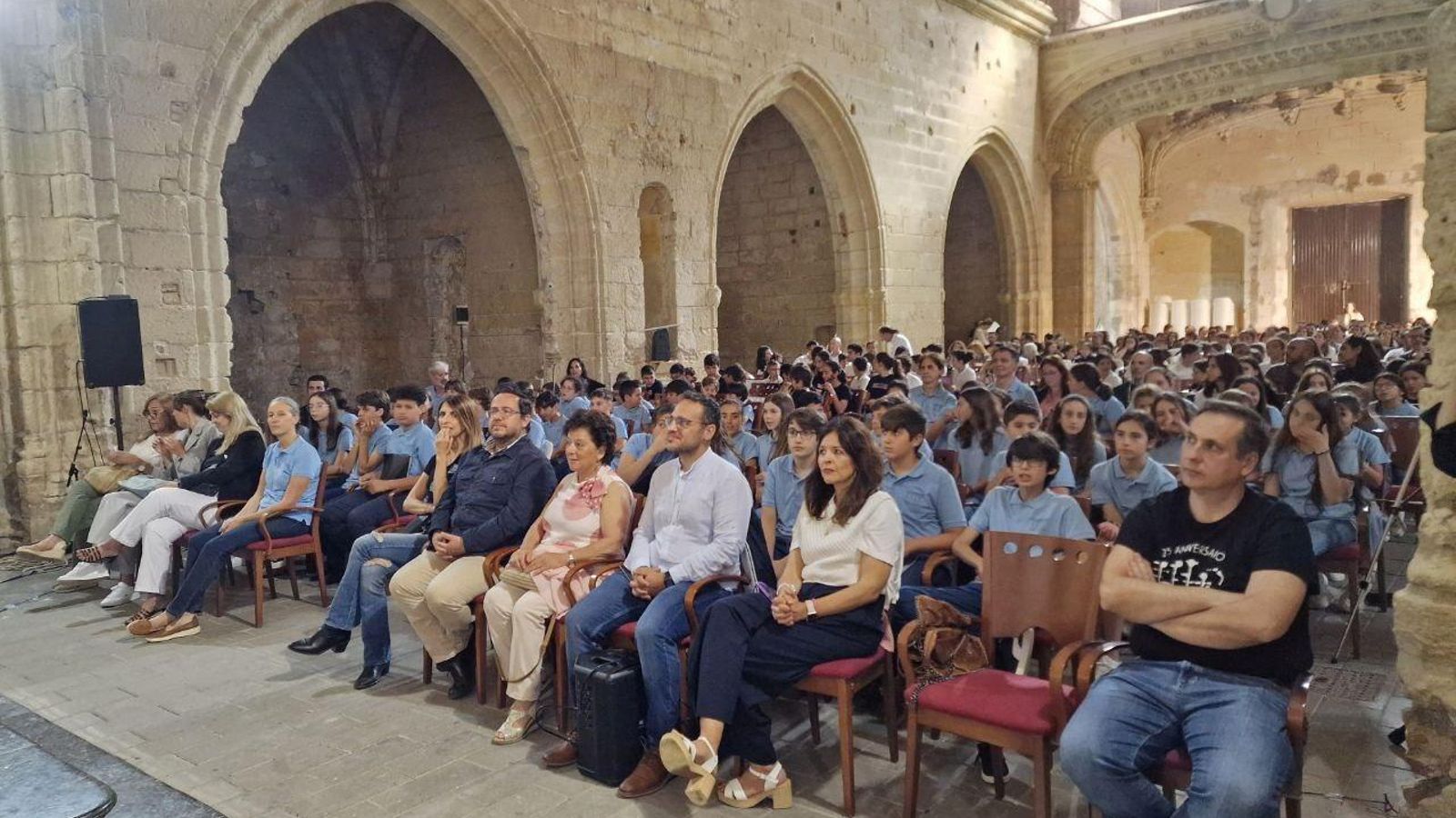La antigua Iglesia del Monasterio de la Victoria, en El Puerto, cubrió prácticamente su aforo. La antigua Iglesia del Monasterio de la Victoria, en El Puerto, cubrió prácticamente su aforo.