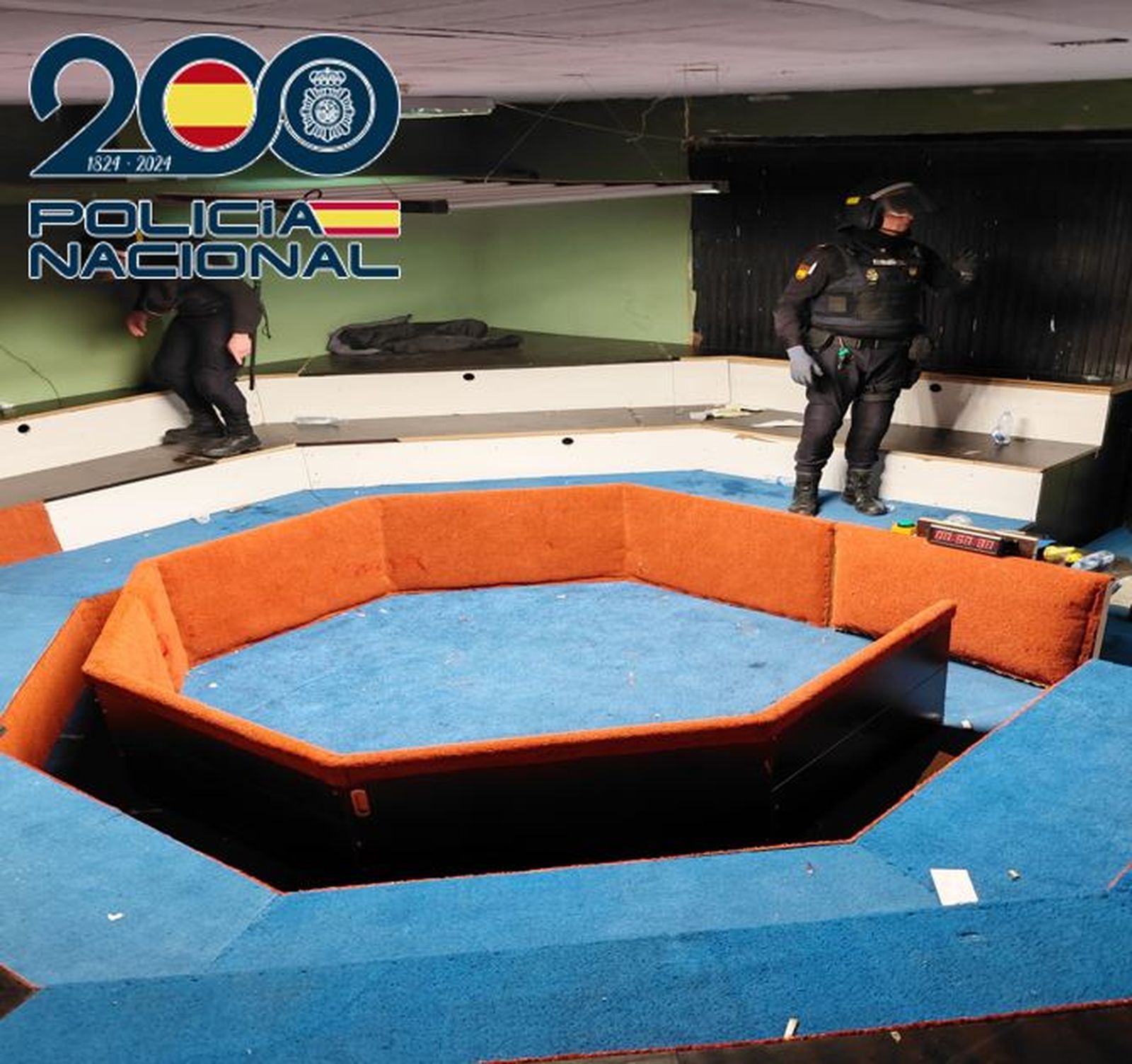 Imagen del reñidero para gallos localizado por la Policía