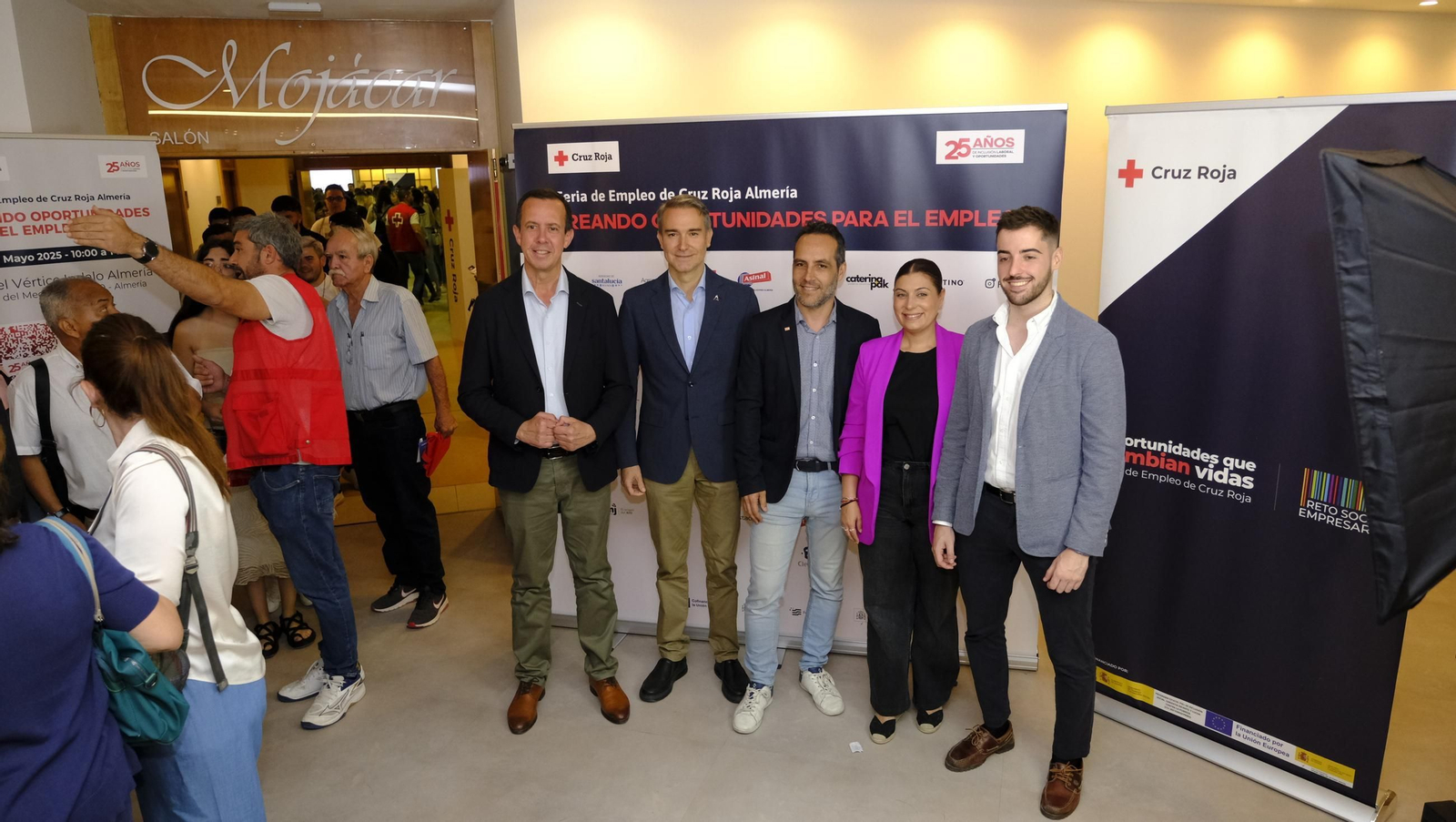 I Feria de Empleo Cruz Roja de Almería, en imágenes