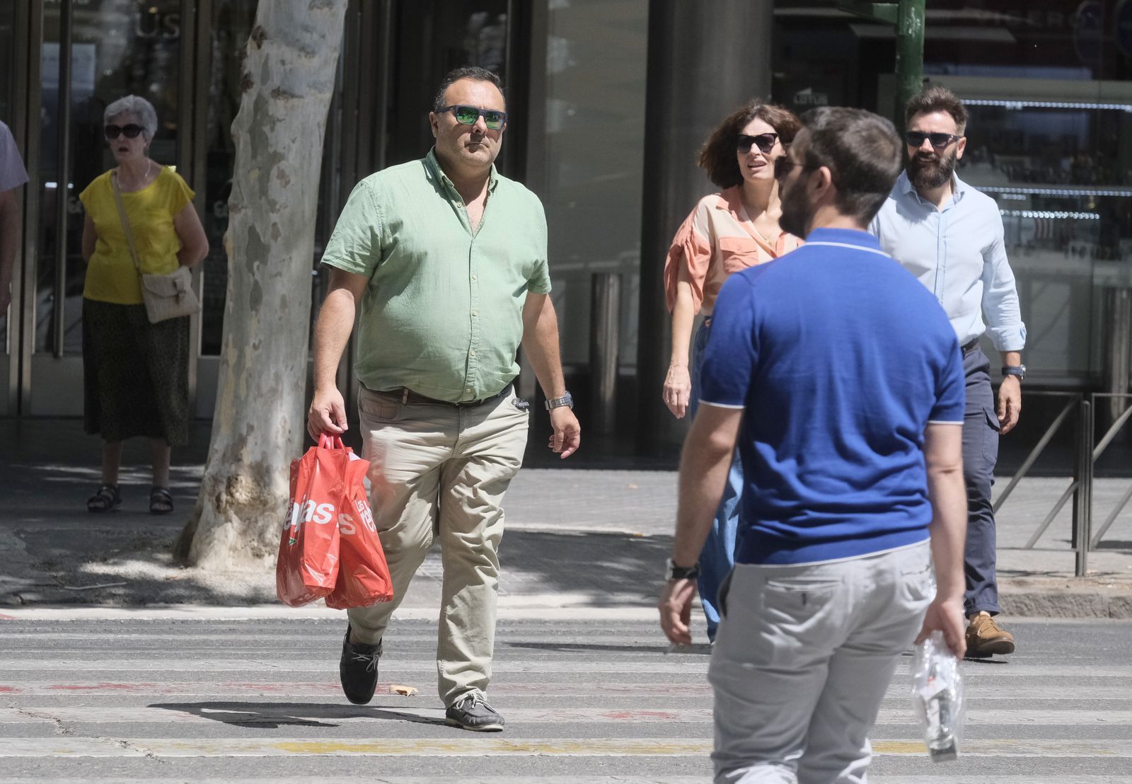 El primer domingo de las rebajas de verano en Córdoba, en imágenes