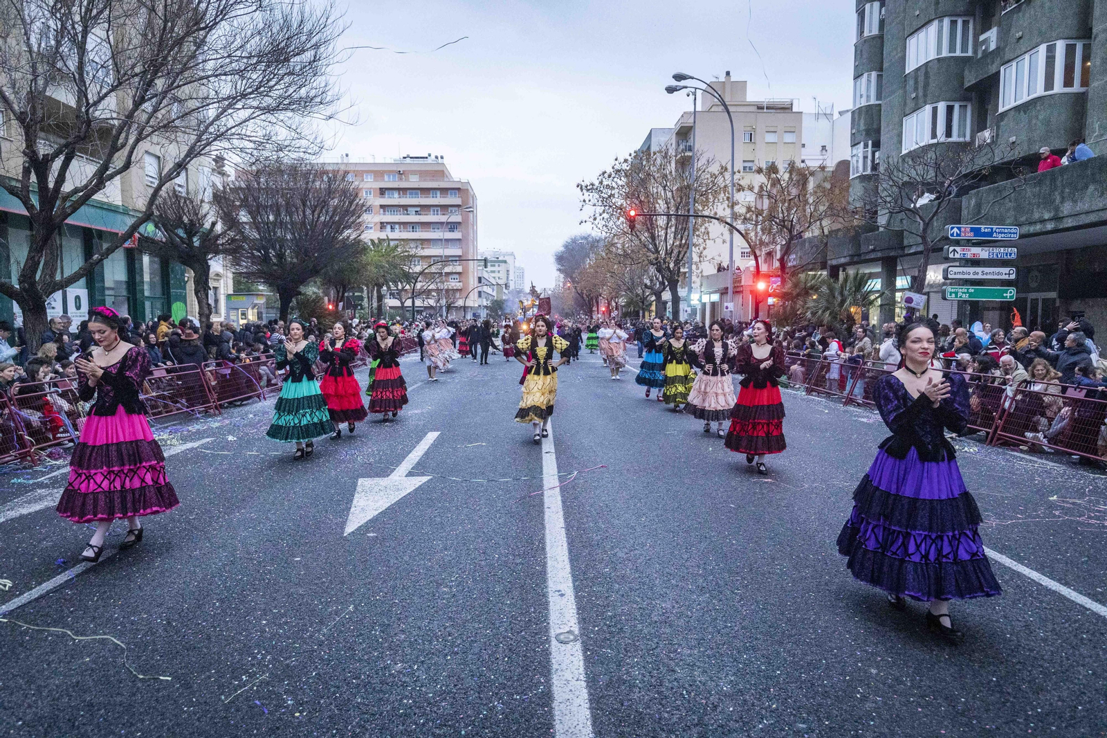 La Cabalgata Magna del Carnaval de Cádiz 2024, en imágenes