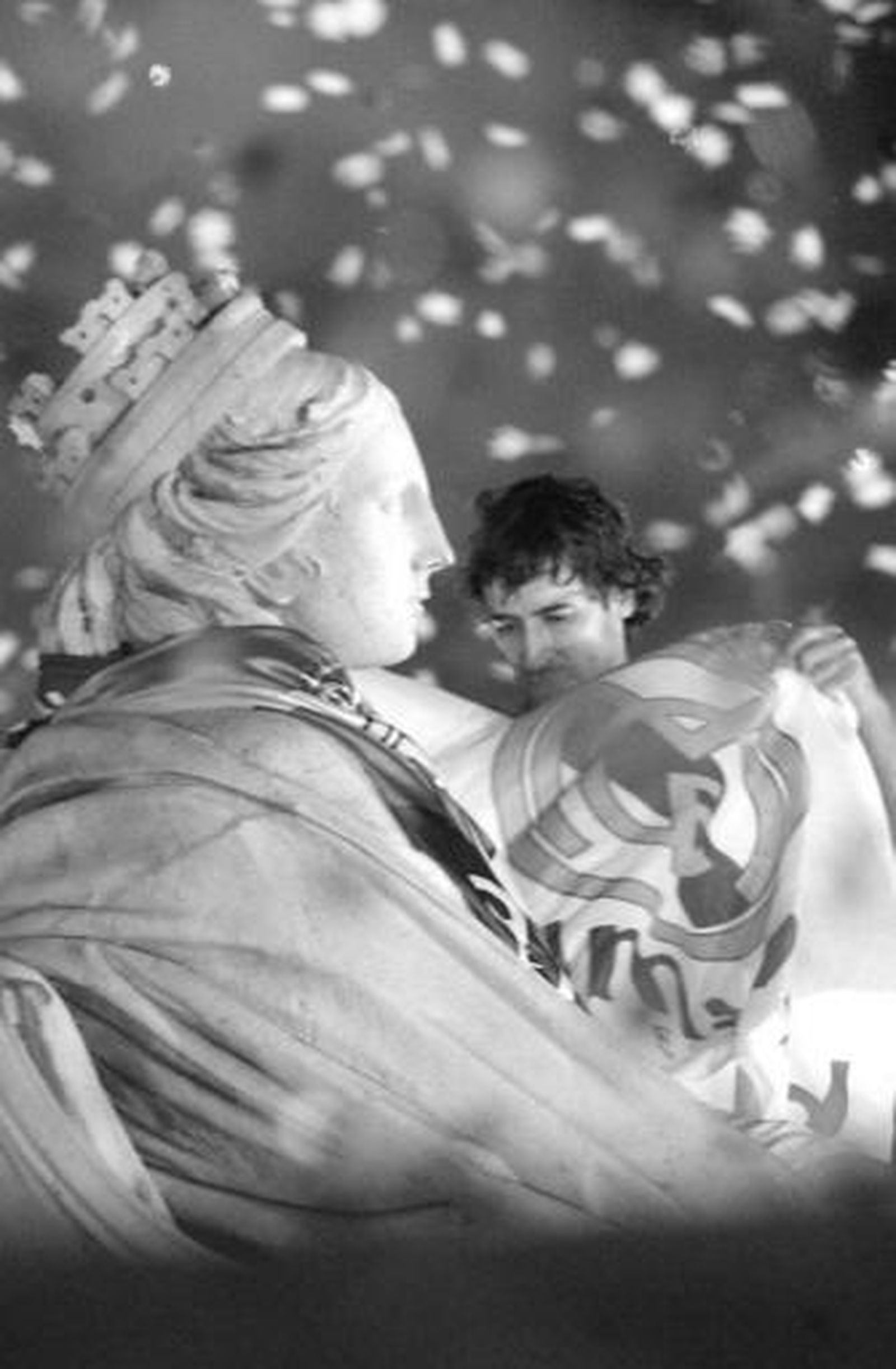 Raúl, capitán madridista y único jugador con permiso para subir a la Cibeles.