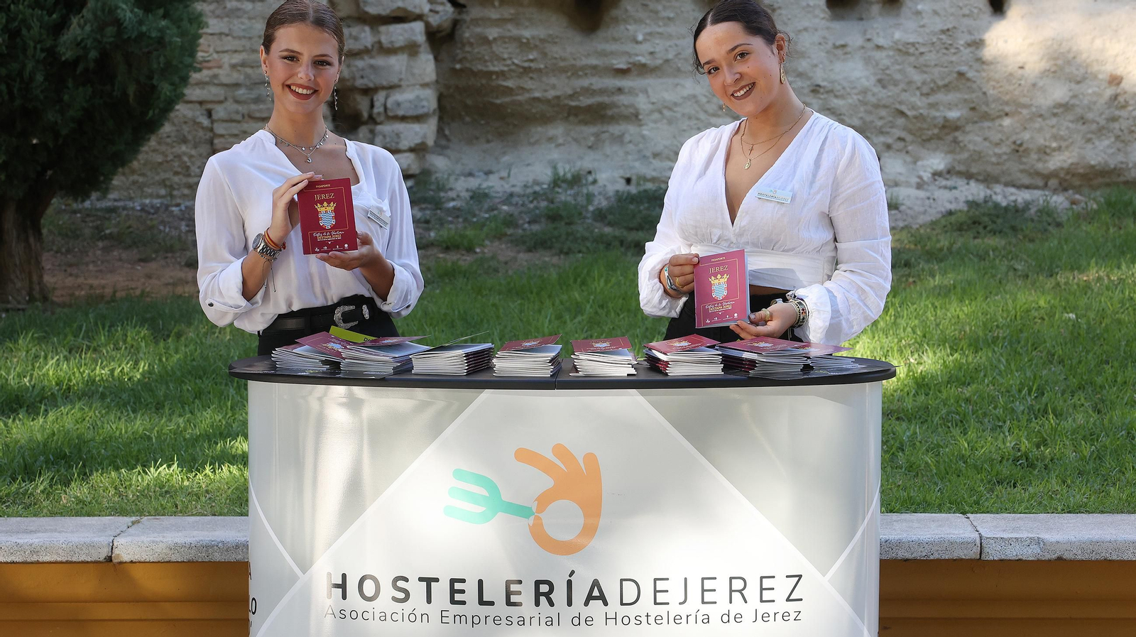 Imágenes de la tradicional pisa de la uva en Jerez