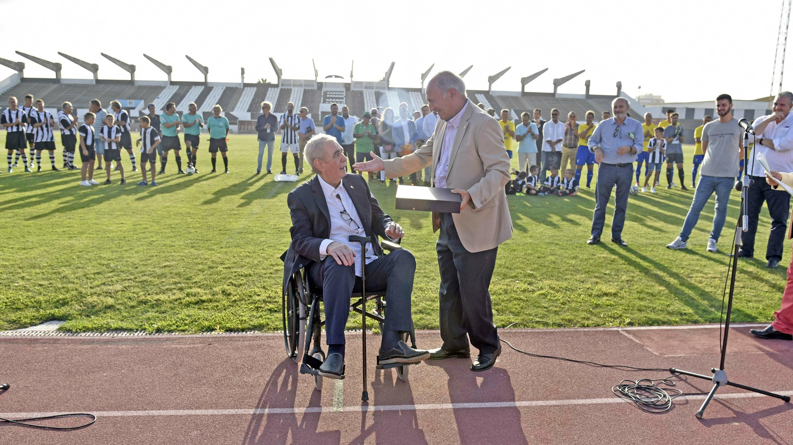 Homenaje a Alfredo Gallardo