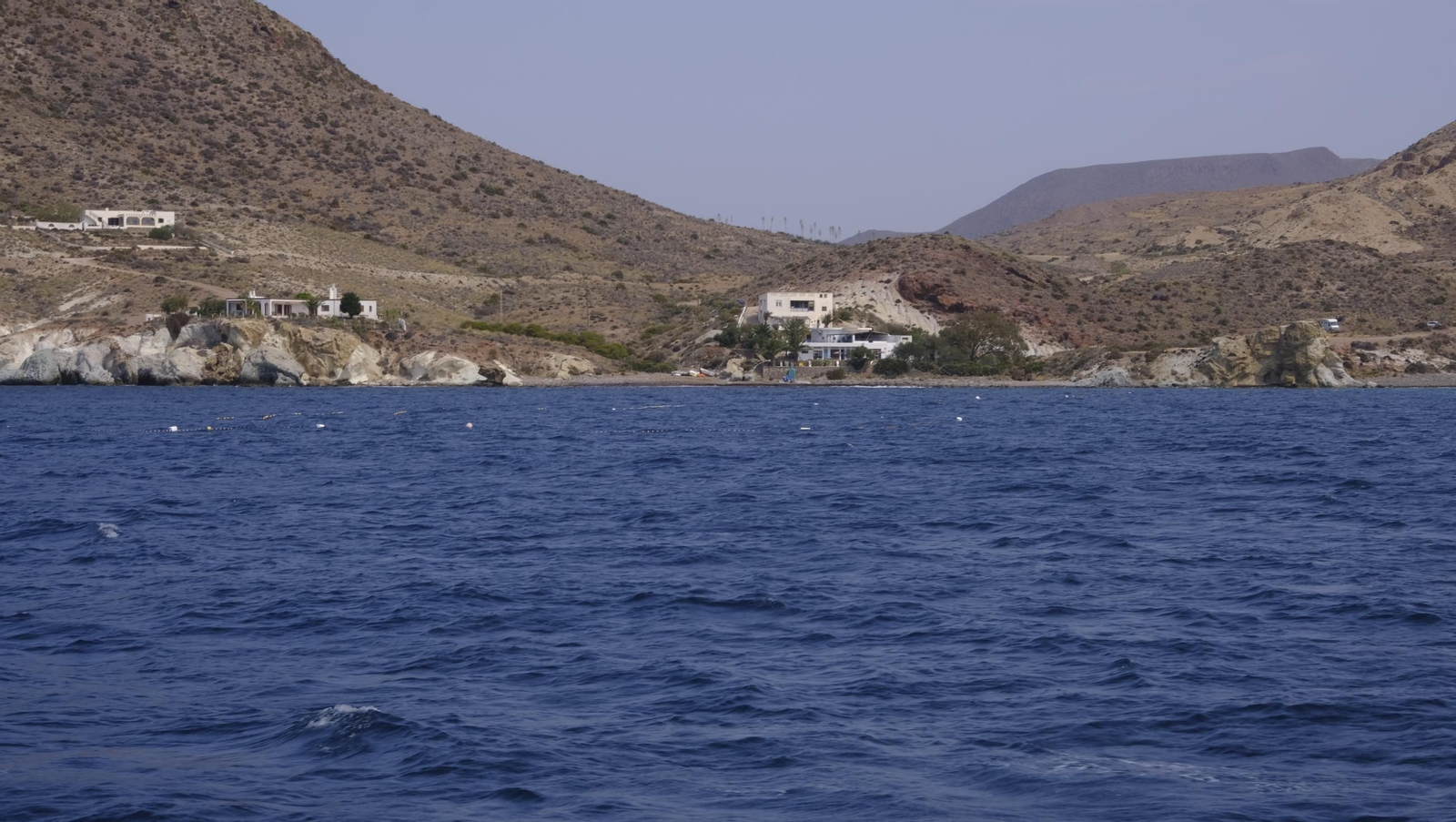 Un paseo en catamarán por Cabo de Gata, en imágenes