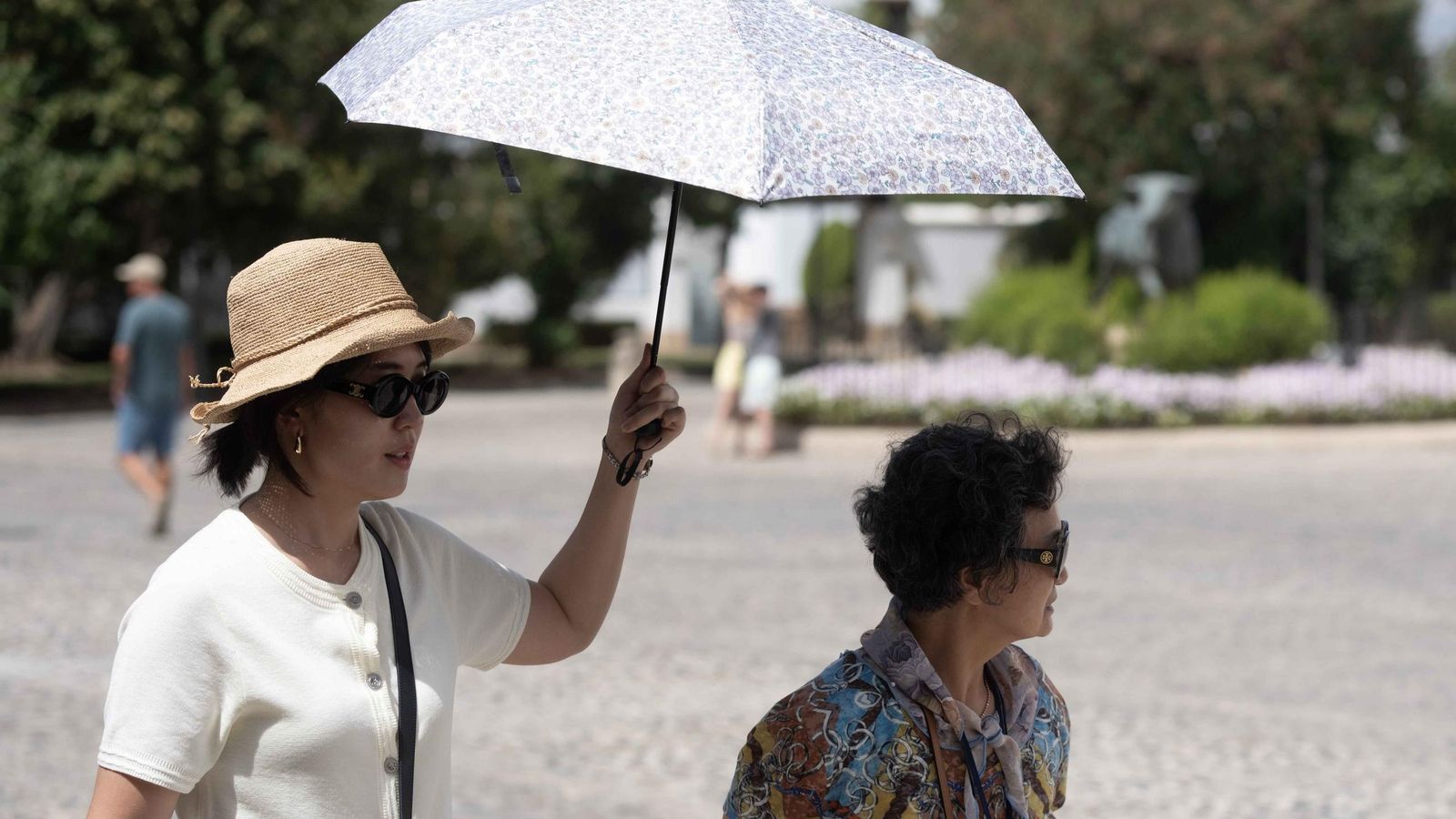 Los alrededores de la plaza de toros son muy frecuentados por estos turistas.