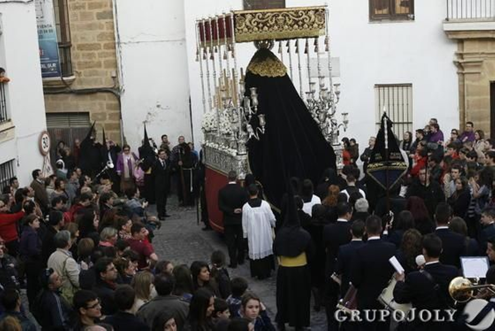 Venerable y Nacional Cofradía de Penitencia de Nuestro Padre Jesús del Mayor Dolor y María Santísima de la Salud.

Foto: Joaquin Pino