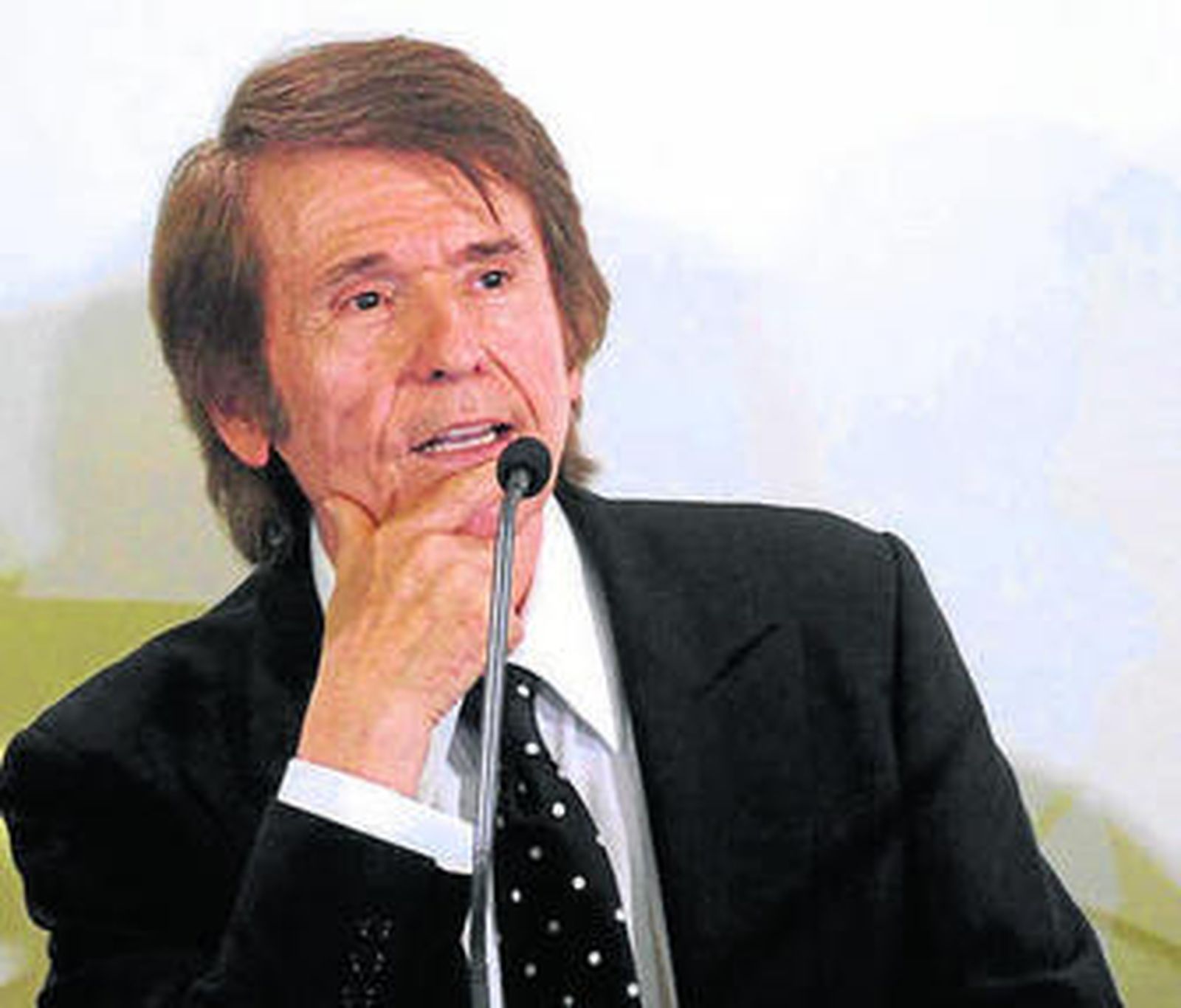 Raphael, enfadado con la prensa que anunció su muerte