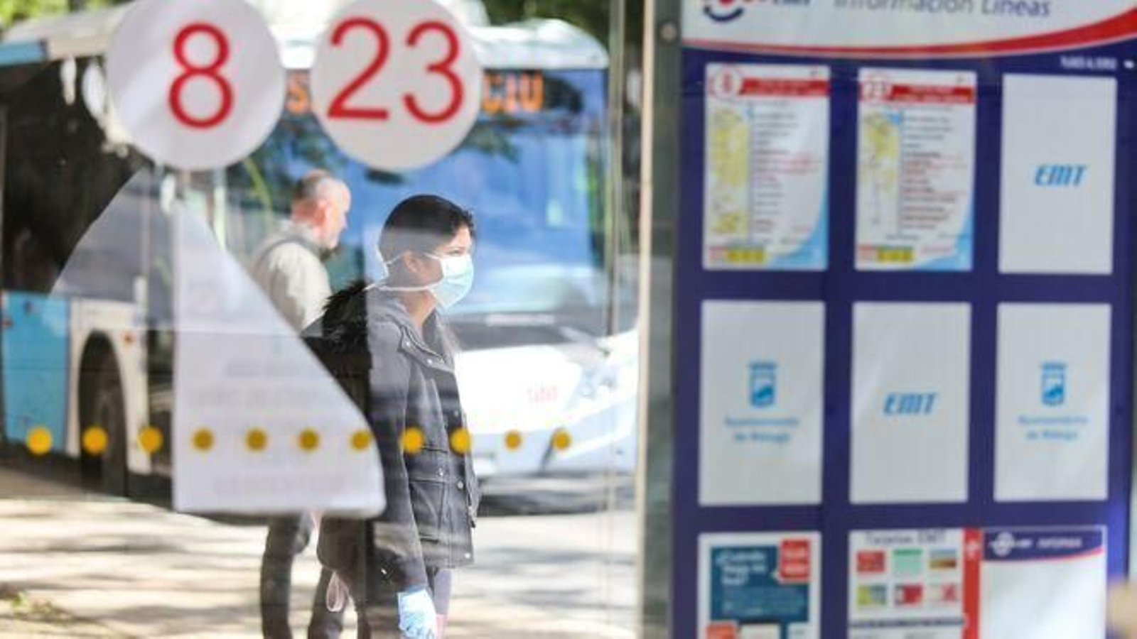 Parada de las líneas 8 y 23 en la Alameda.