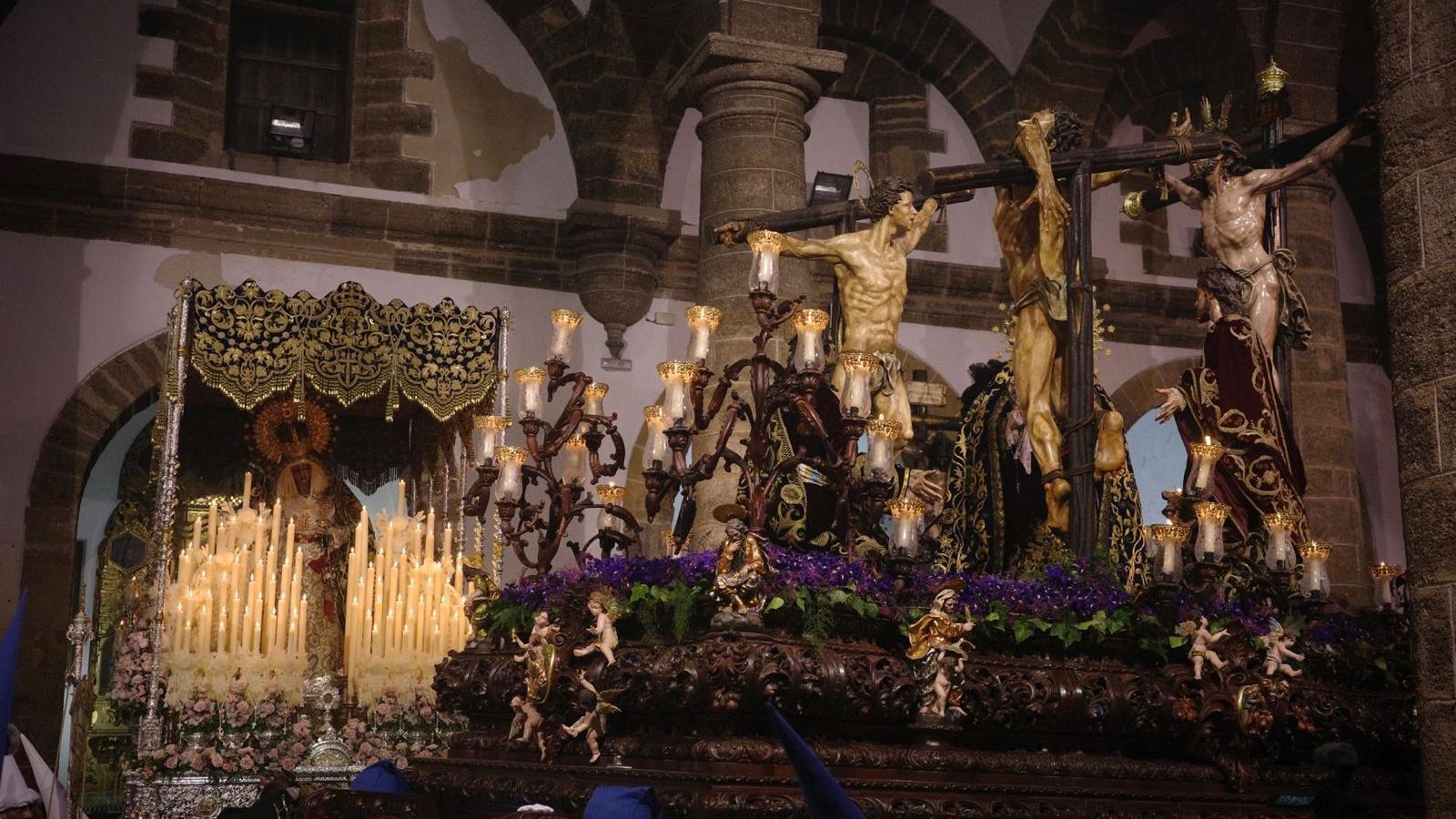 Las imágenes del Perdón en la Madrugada de la Semana Santa de Cádiz 2023 Las imágenes del Perdón en la Madrugada de la Semana Santa de Cádiz 2023