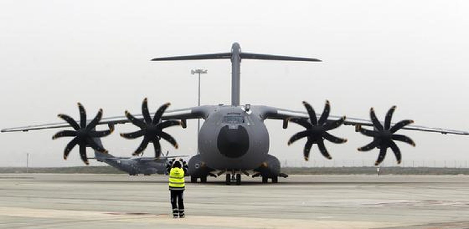 El avión militar A400M en pruebas. 

Foto: Antonio Pizarro
