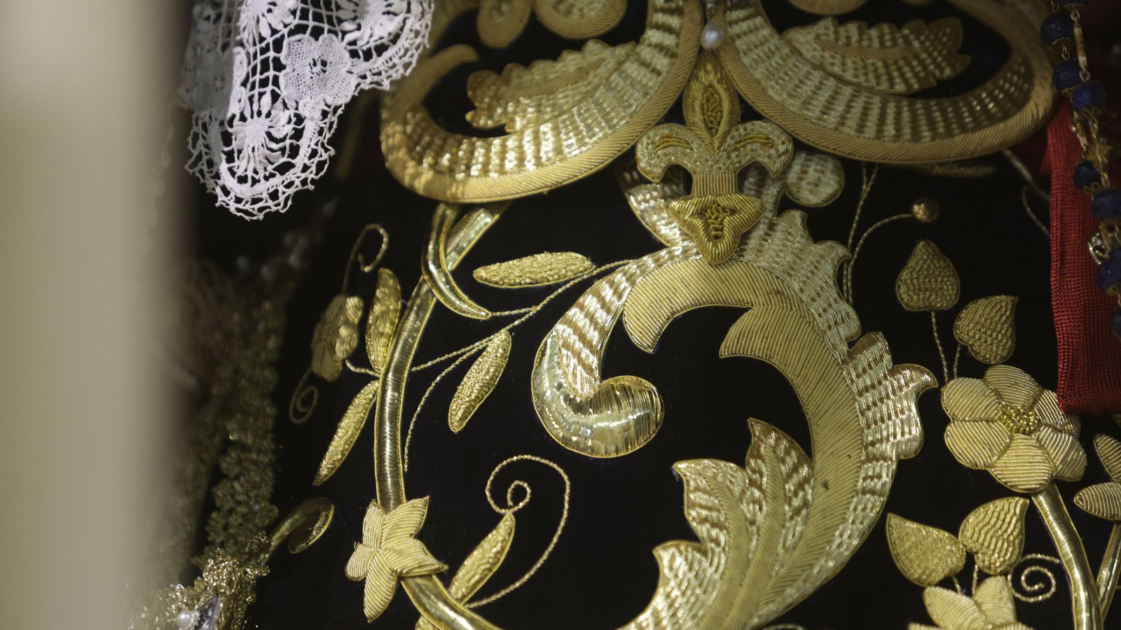 Preparativos en las iglesias de Algeciras para la Magna Mariana, en imágenes