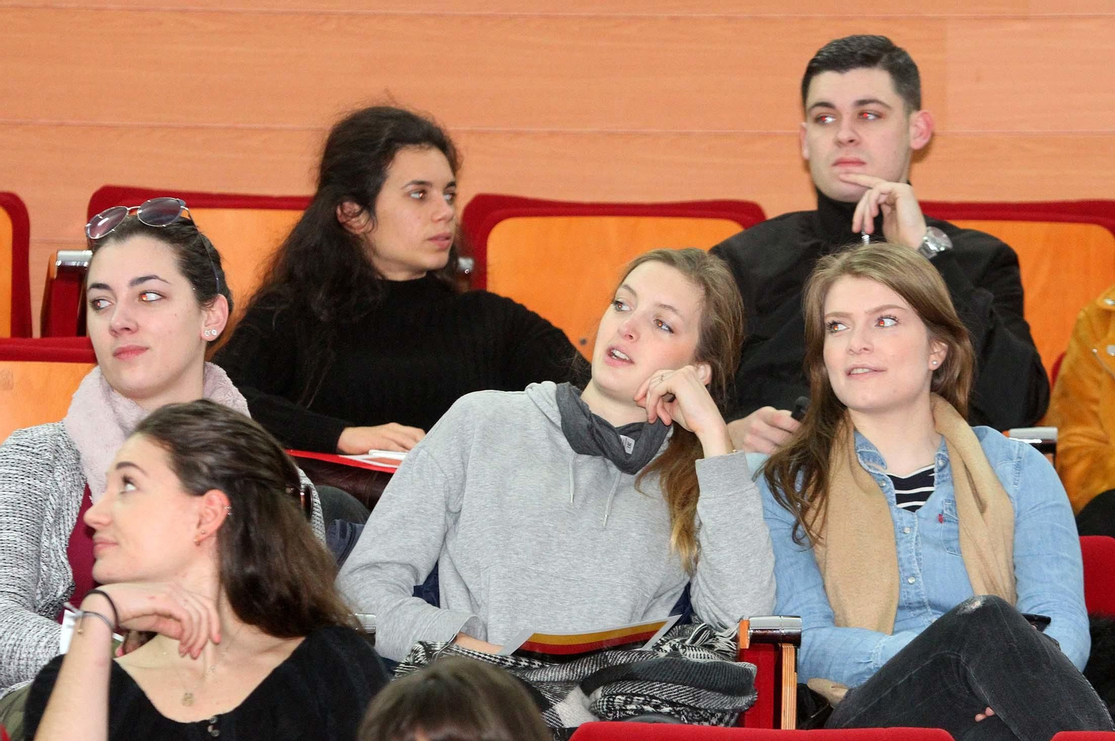 La universidad de Huelva da la bienvenida a los nuevos estudiantes Erasmus, en imágenes