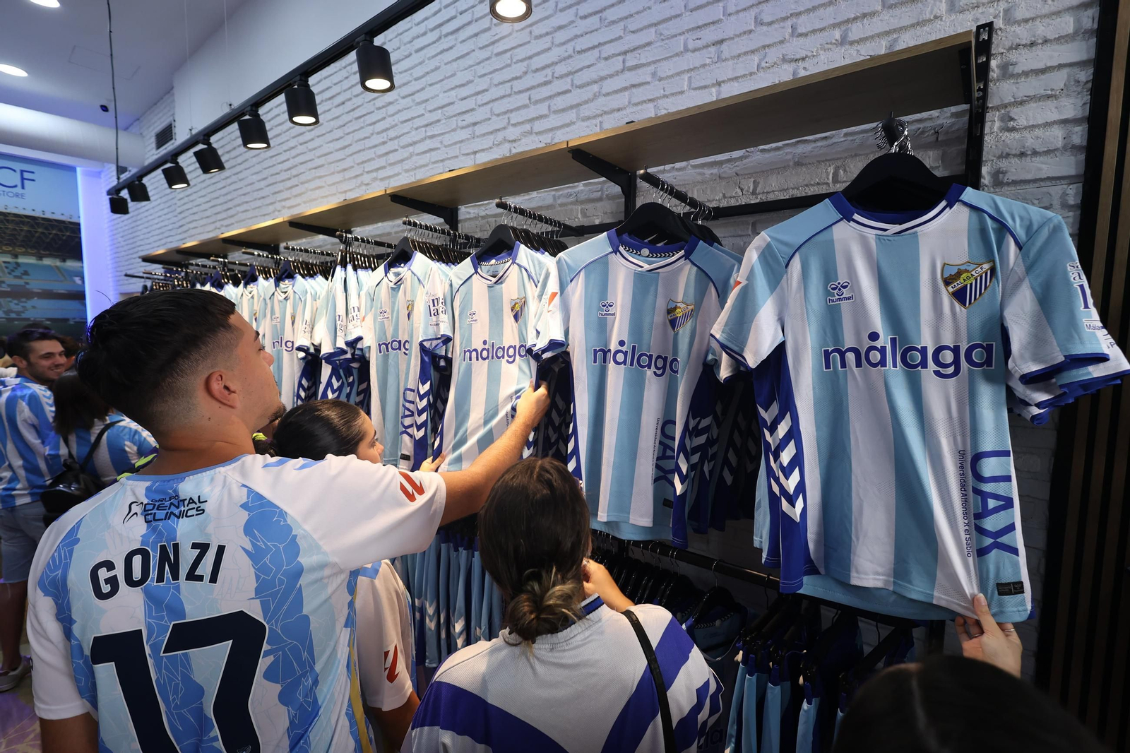 La camiseta del Málaga CF 2025/26, al detalle