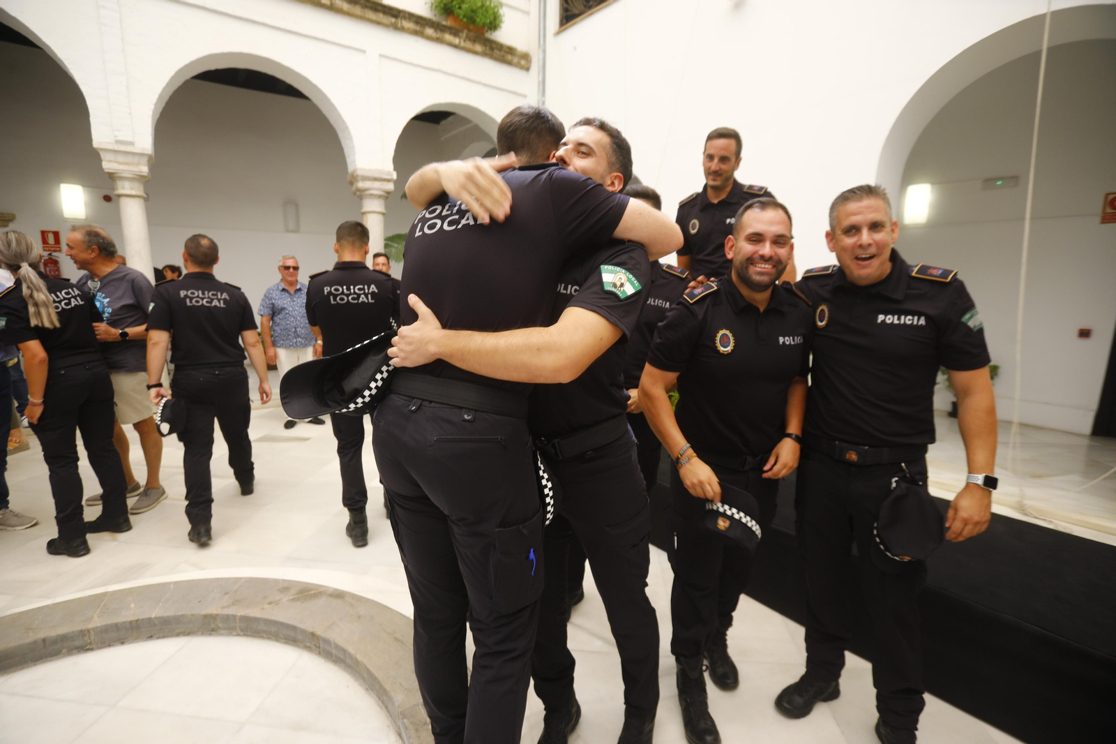La toma de posesión de 50 nuevos agentes de Policía Local en Córdoba, en imágenes