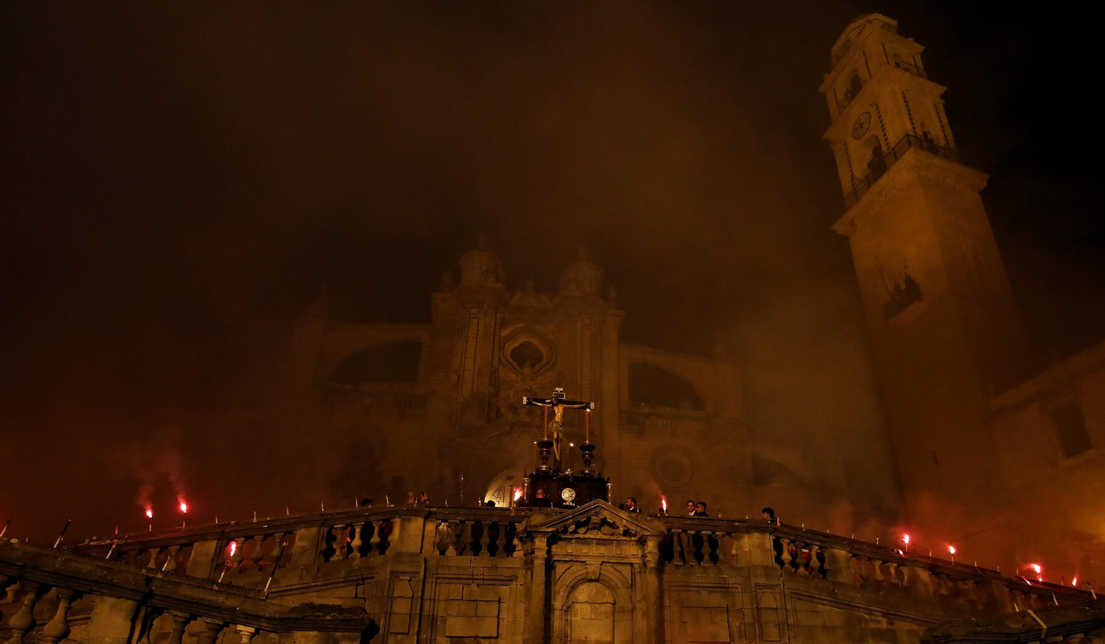 Espectacular recogida de la hermandad de La Viga en la catedral