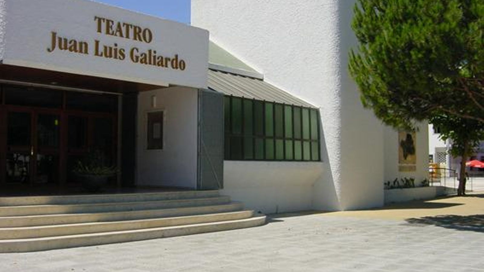 El Teatro Juan Luis Galiardo. El Teatro Juan Luis Galiardo.