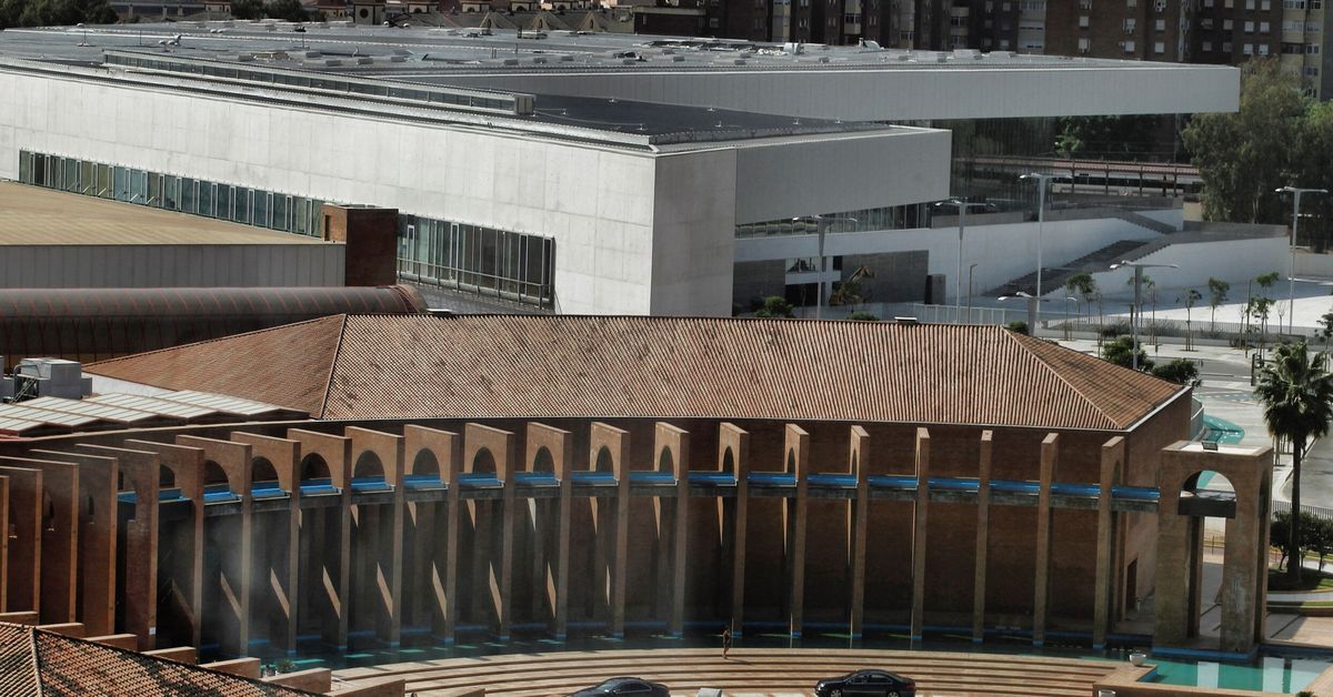 La cubierta del Palacio de Congresos y Exposiciones de Sevilla será impermeabilizada tras años de filtraciones