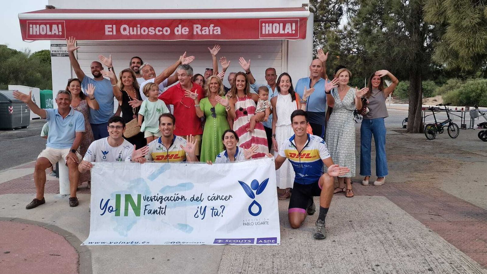 Familiares y amigos se volcaron en la recepción al ciclista.