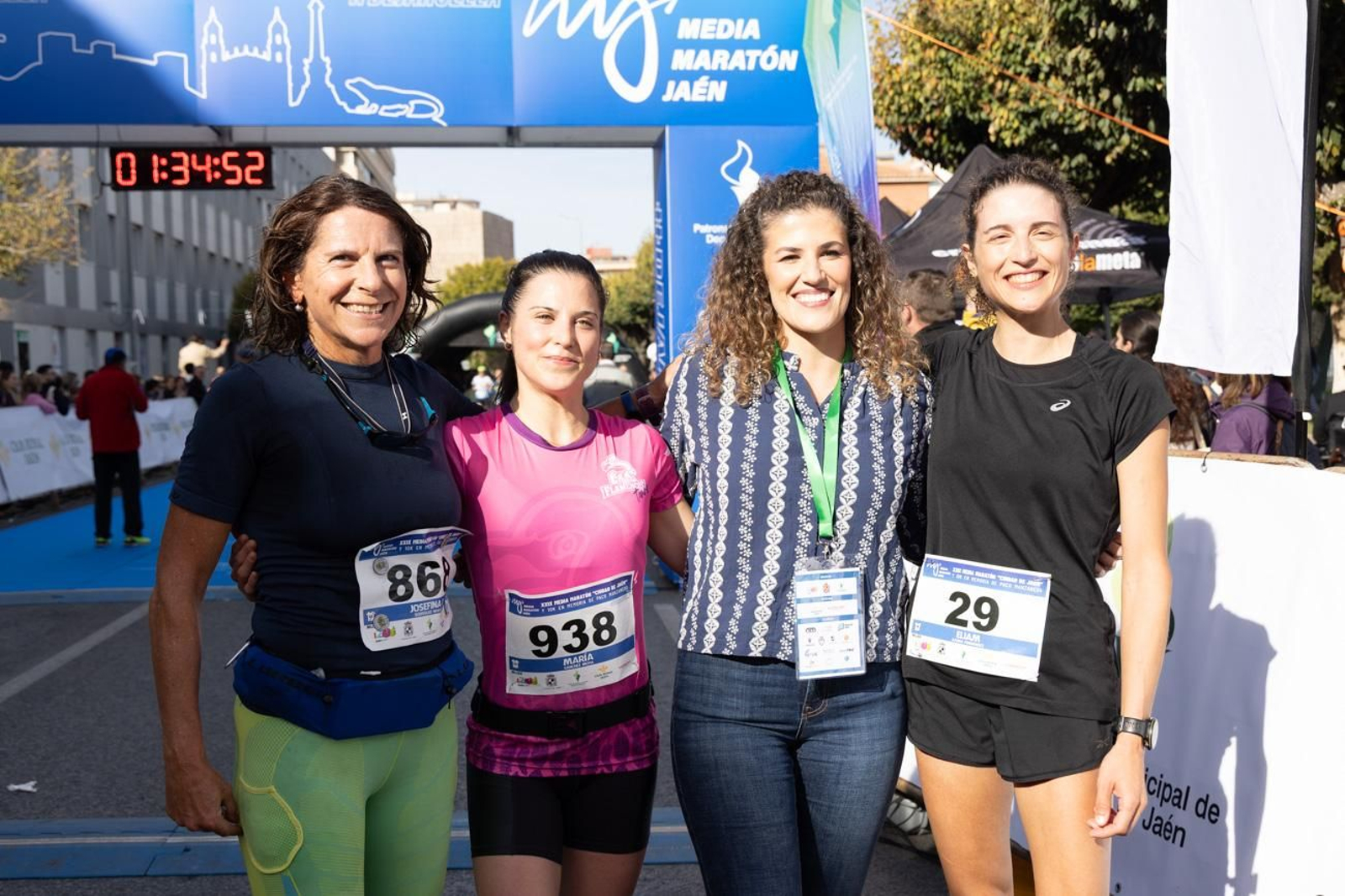 En imágenes: multitudinaria e histórica XXIX Media Maratón 'Ciudad de Jaén' y 10k en memoria de Paco Manzaneda