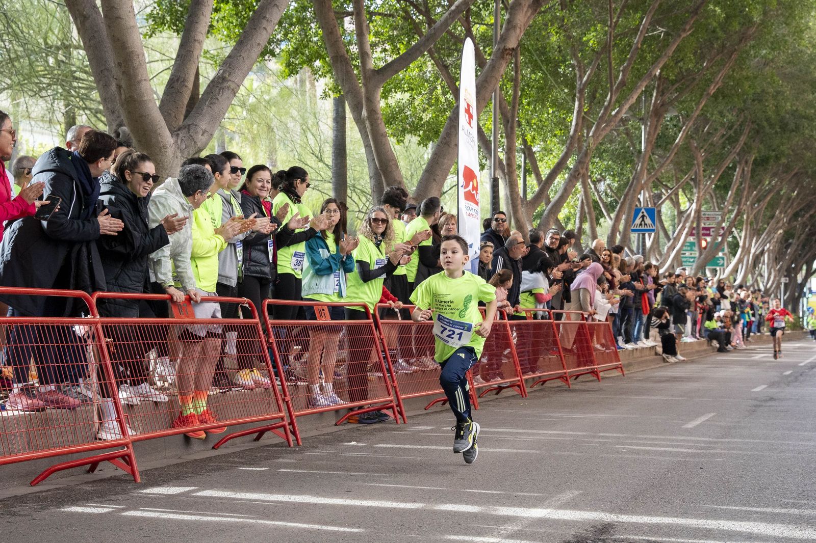 Almería corre unida contra el cáncer en una jornada solidaria