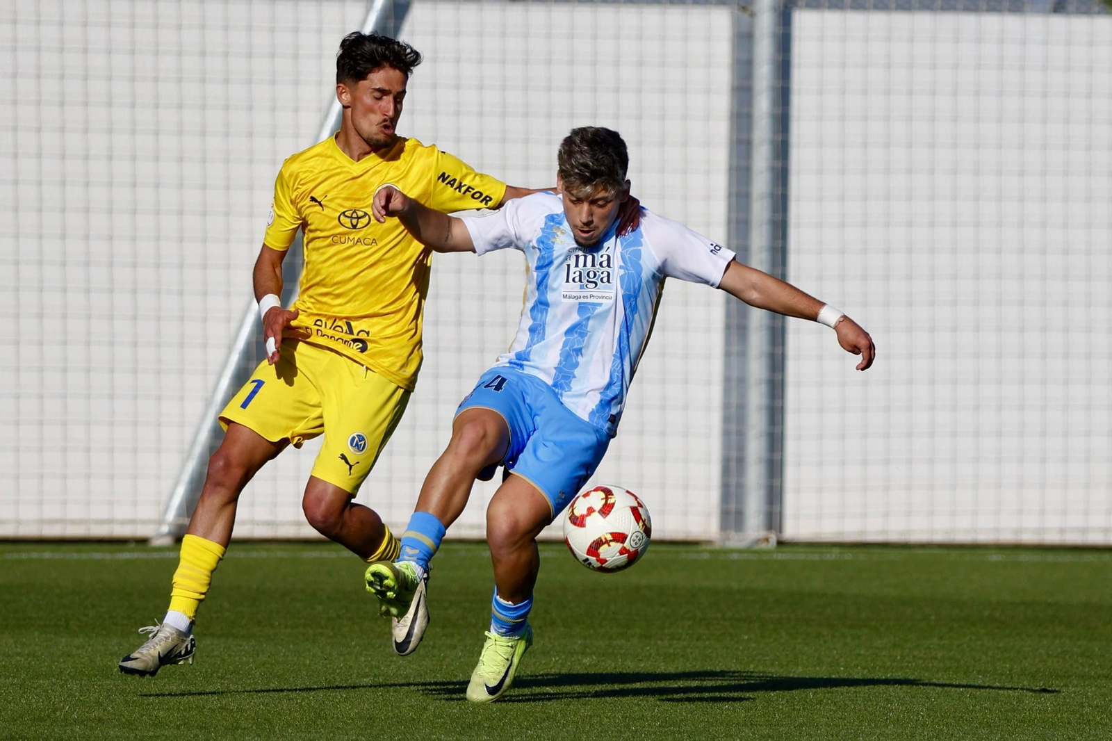 El Atlético Malagueño no pasa del 0-0 con el Marbellí y el Jaén lo celebra
