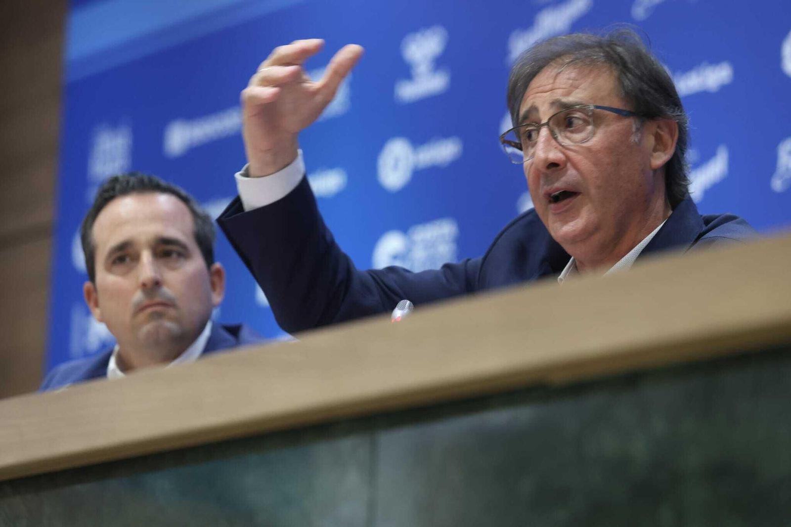 La presentación de Loren Juarros como nuevo deportivo del Málaga, en fotos