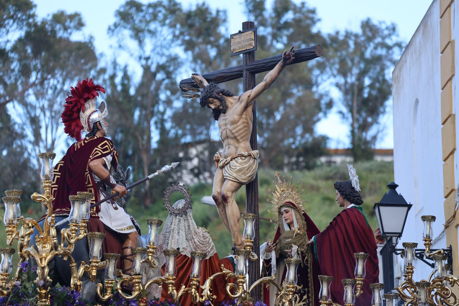 Imágenes de La Lanzada y la Virgen de los Dolores este Martes Santo en Huelva