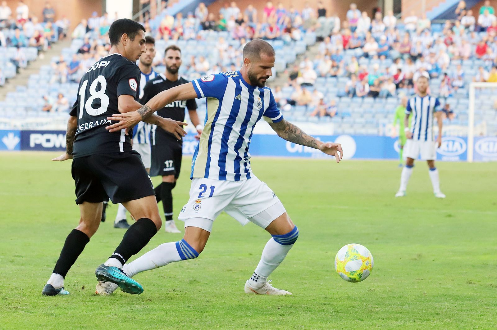 Nano sólo se ha perdido tres partidos de liga, recibiendo 10 amarillas y marcando un gol.