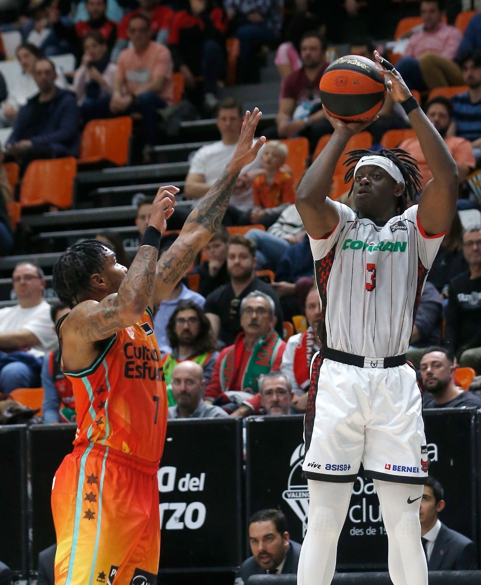 El Valencia Basket-Covirán Granada, en imágenes
