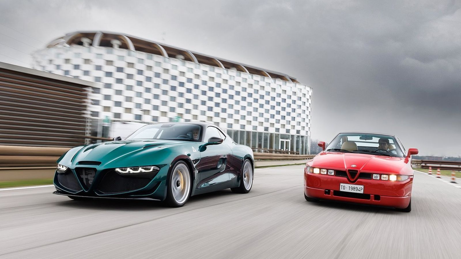 El Alfa Romeo SZ de los años 90 sirve como punto de referencia del diseño de este nuevo coupé.