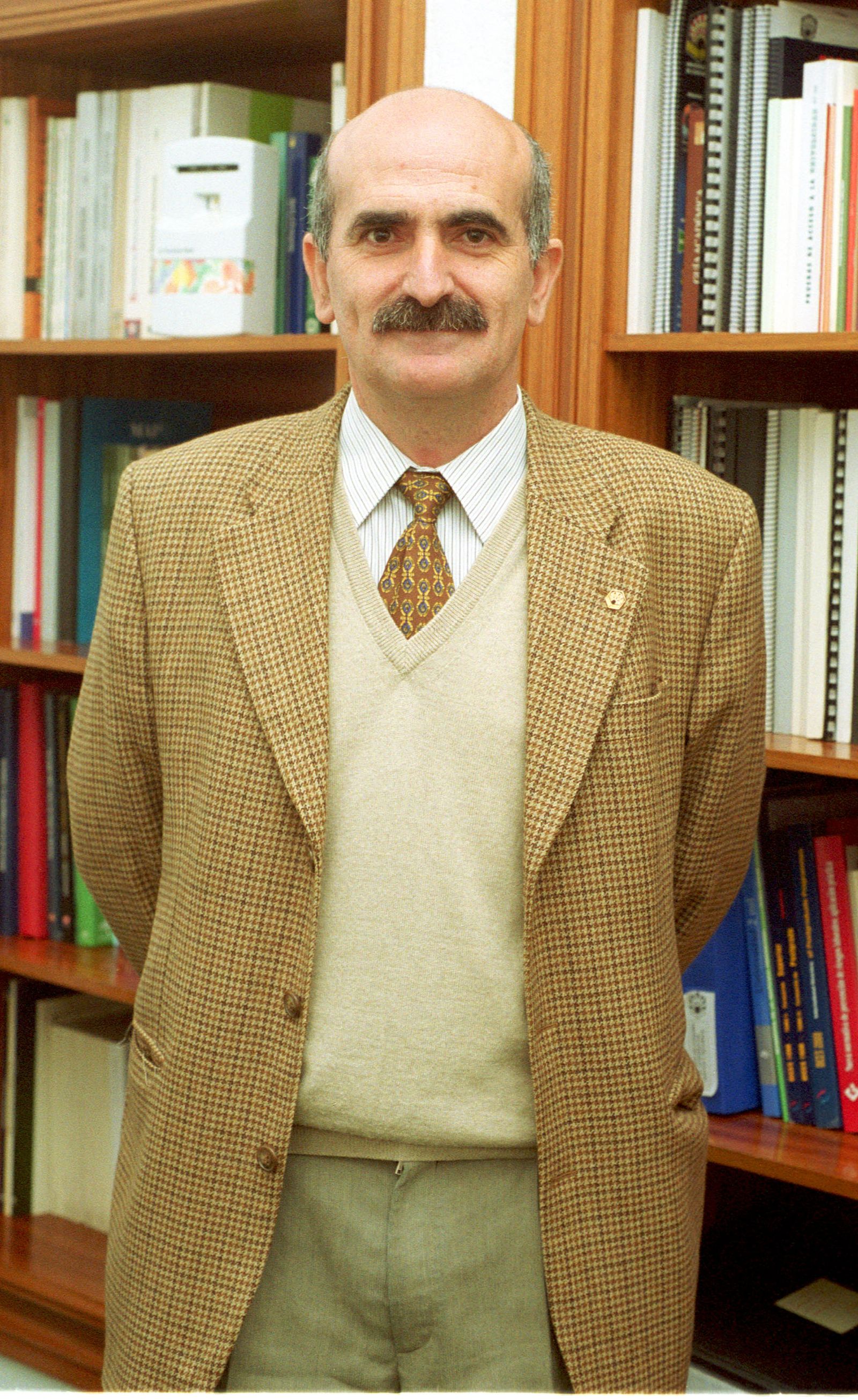 Luis Ballesteros Olmo, profesor de la Universidad de Córdoba