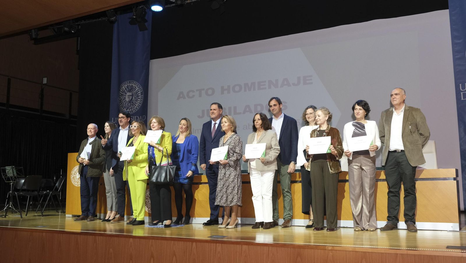 Las imágenes del homenaje a los docentes almerienses en su jubilación