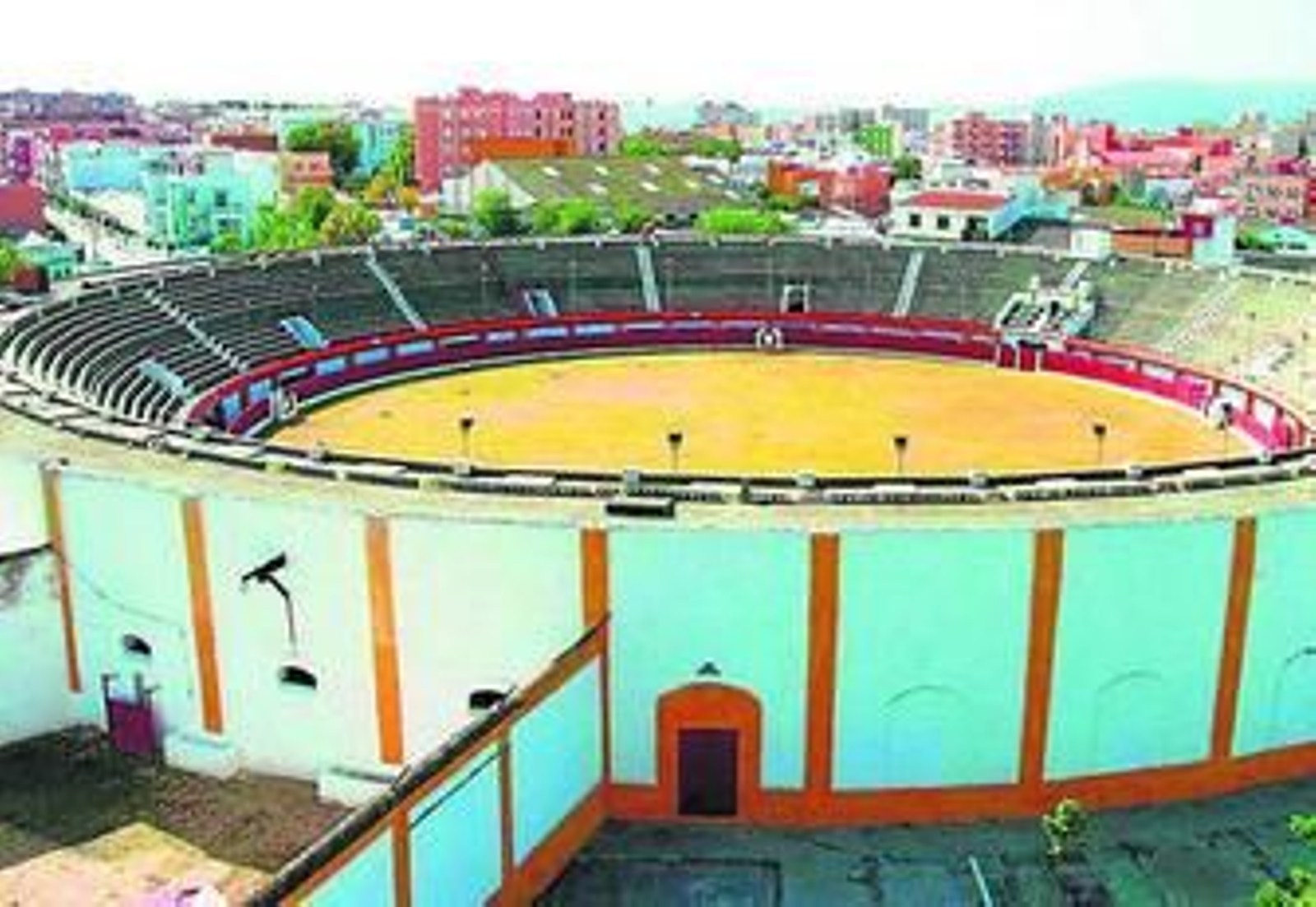 Una imagen de la plaza de toros de La Línea, donde este año no habrá corridas de toros.